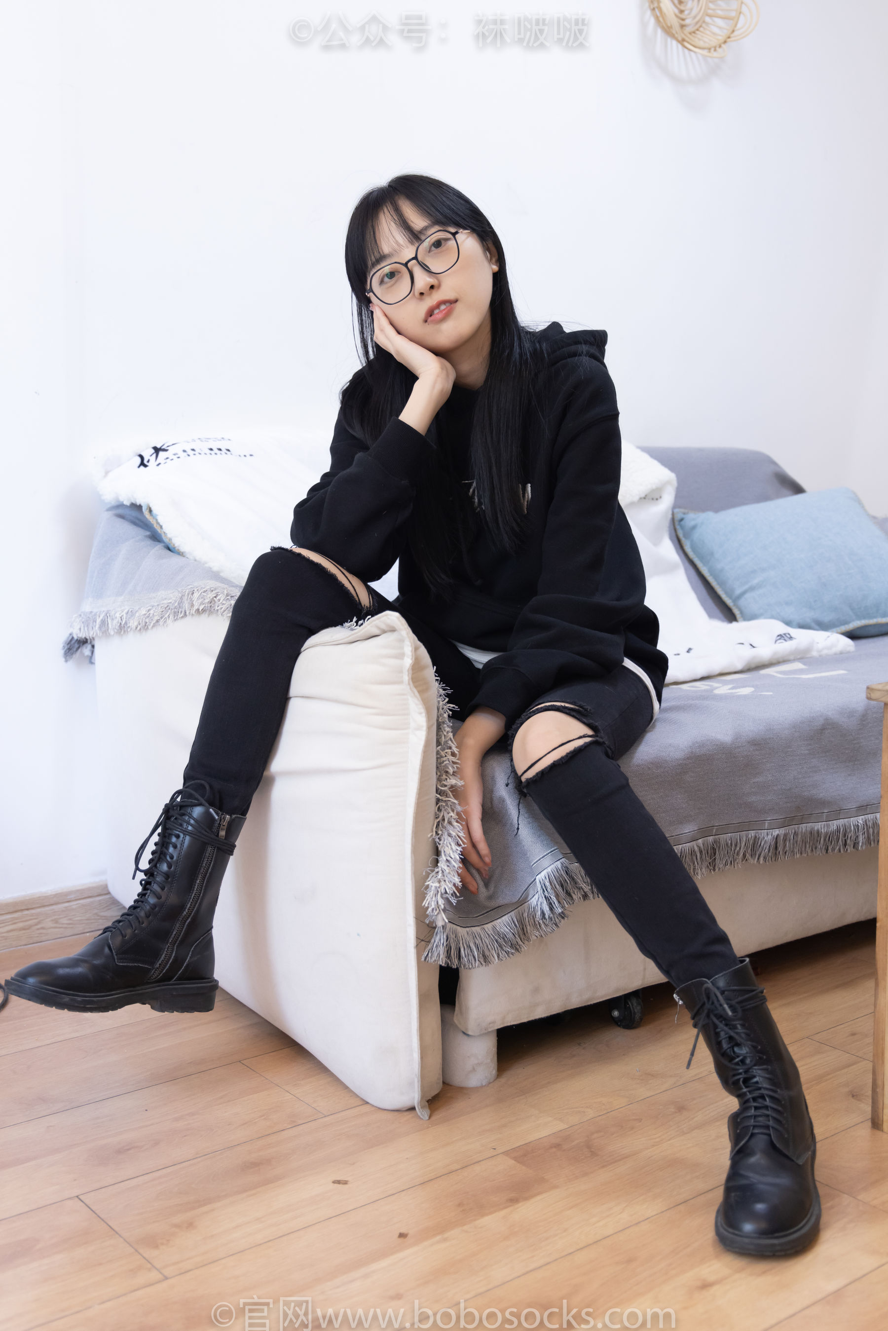 BoBoSocks袜啵啵 No.061 稚予-短靴、白棉袜、裸足