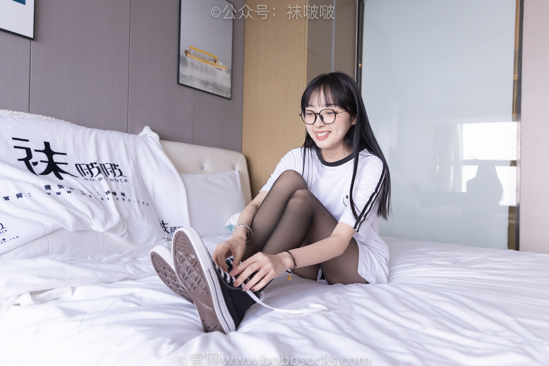 BoBoSocks袜啵啵 No.067 稚予-匡威帆布鞋、黑丝