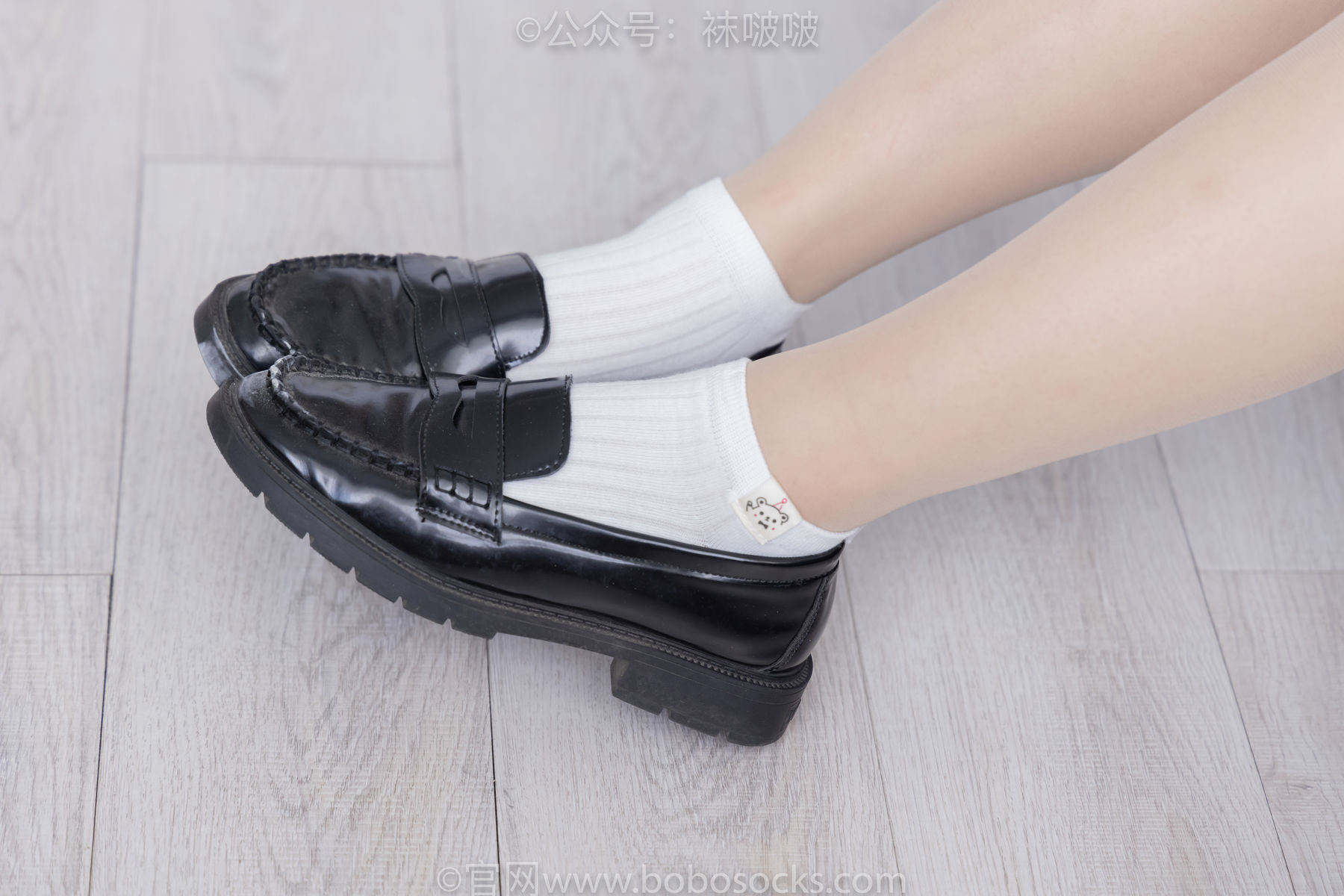 BoBoSocks袜啵啵 No.068 菠萝-JK制服、皮鞋、短白棉袜、肉丝