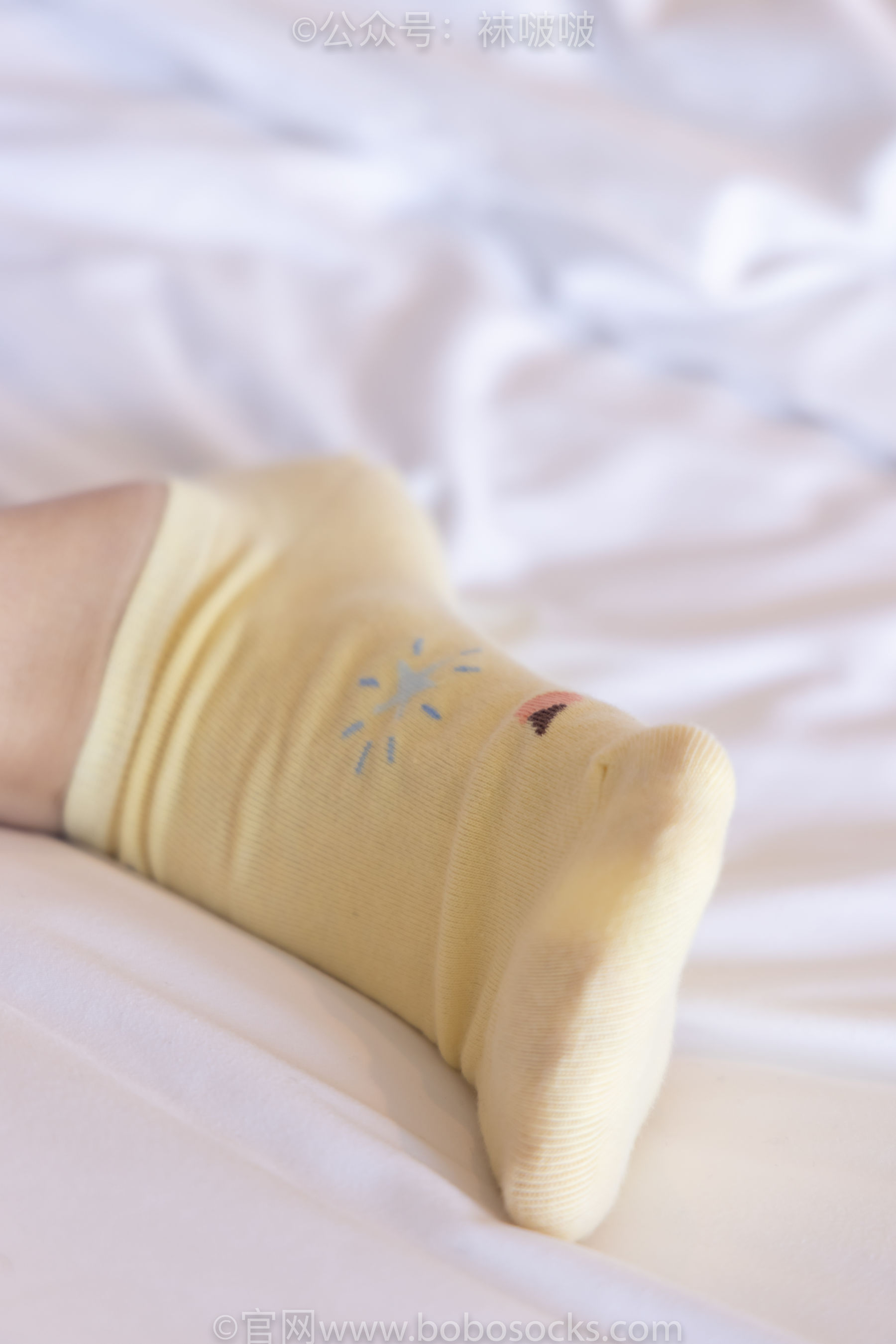 BoBoSocks袜啵啵 No.081 稚予- AJ、浅黄色短棉袜、浅蓝色短棉袜、裸足