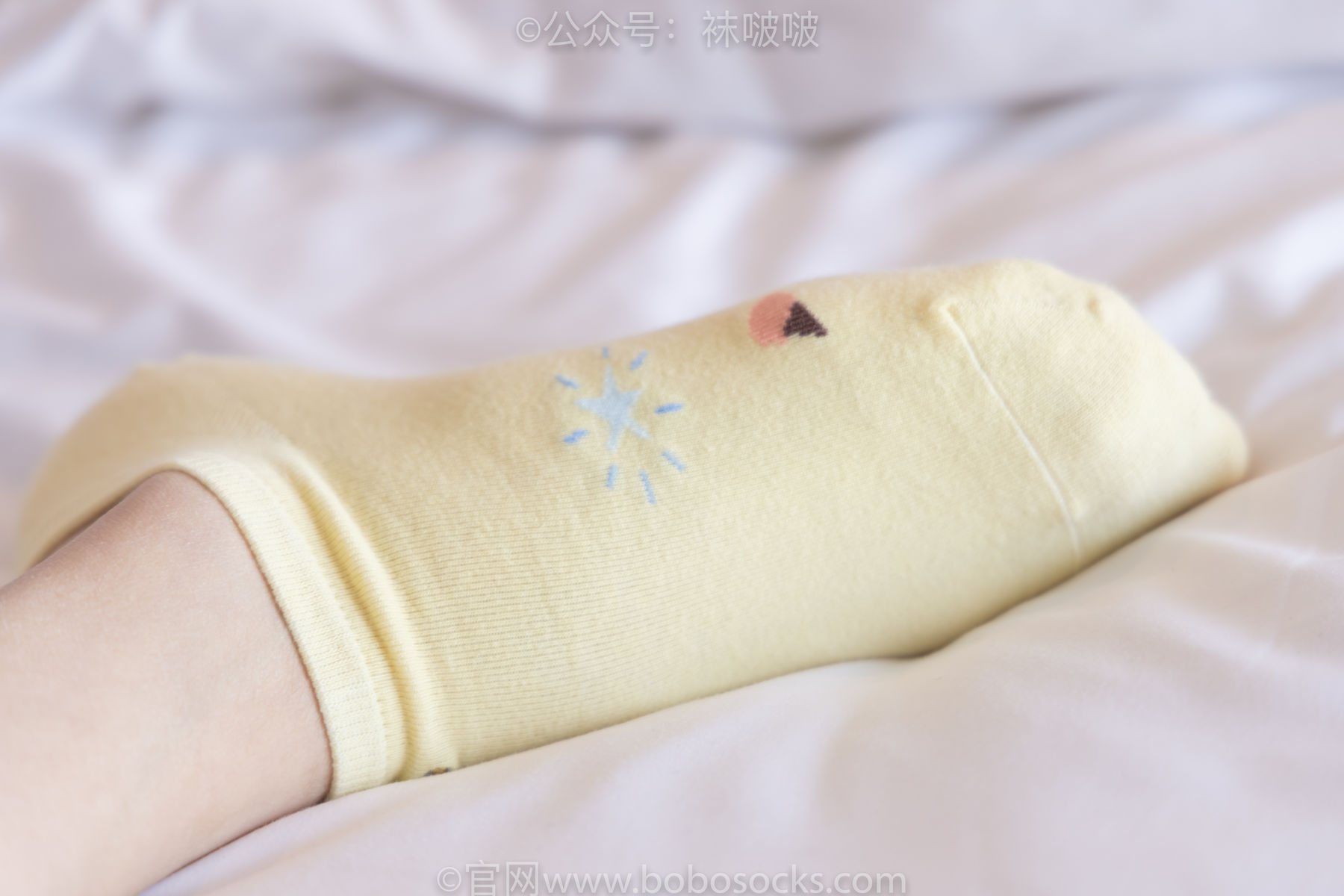 BoBoSocks袜啵啵 No.081 稚予- AJ、浅黄色短棉袜、浅蓝色短棉袜、裸足