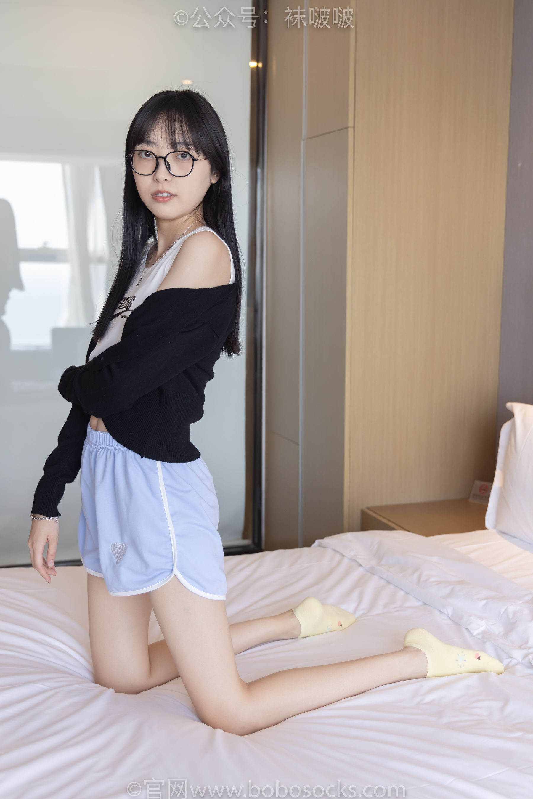 BoBoSocks袜啵啵 No.081 稚予- AJ、浅黄色短棉袜、浅蓝色短棉袜、裸足