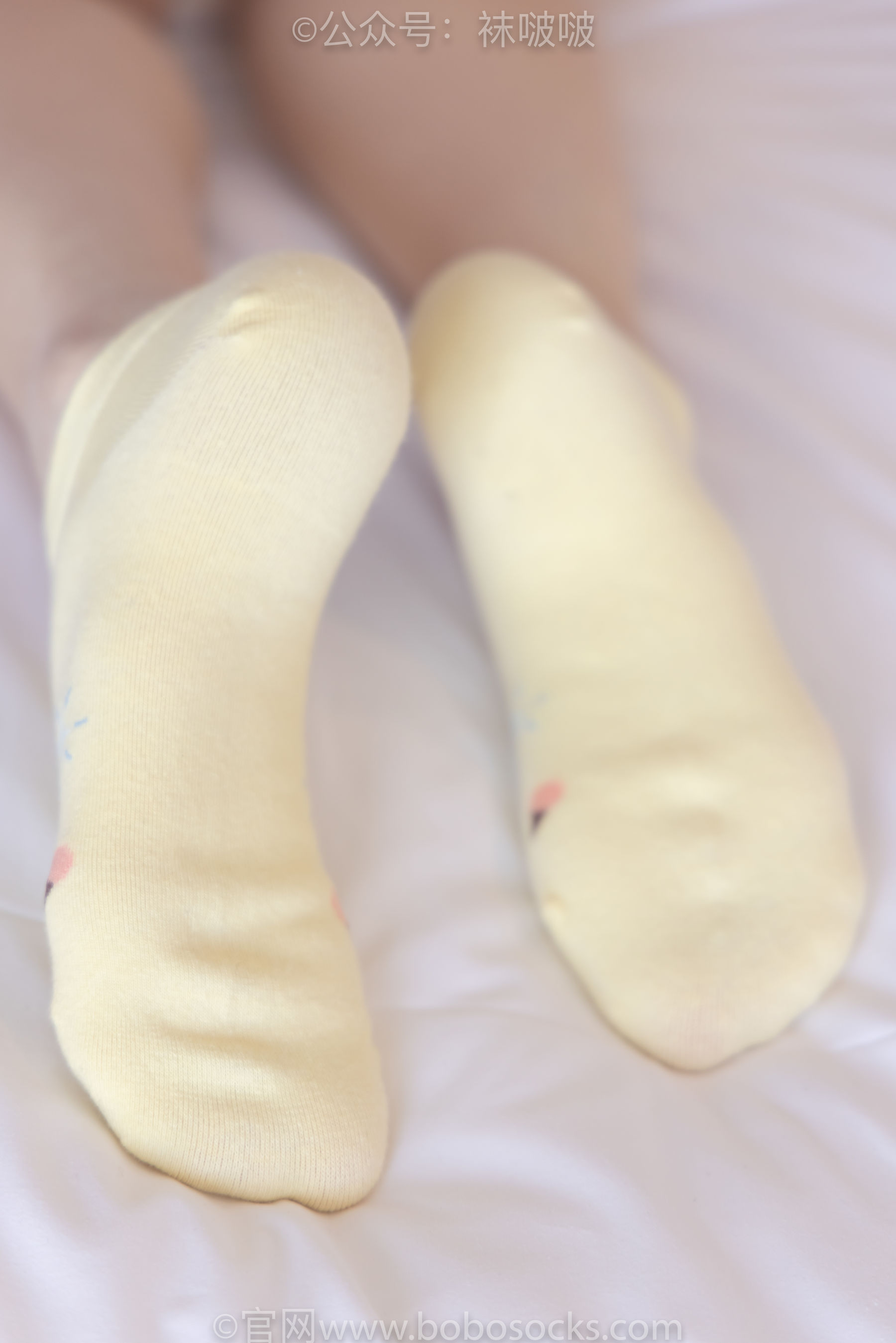 BoBoSocks袜啵啵 No.081 稚予- AJ、浅黄色短棉袜、浅蓝色短棉袜、裸足