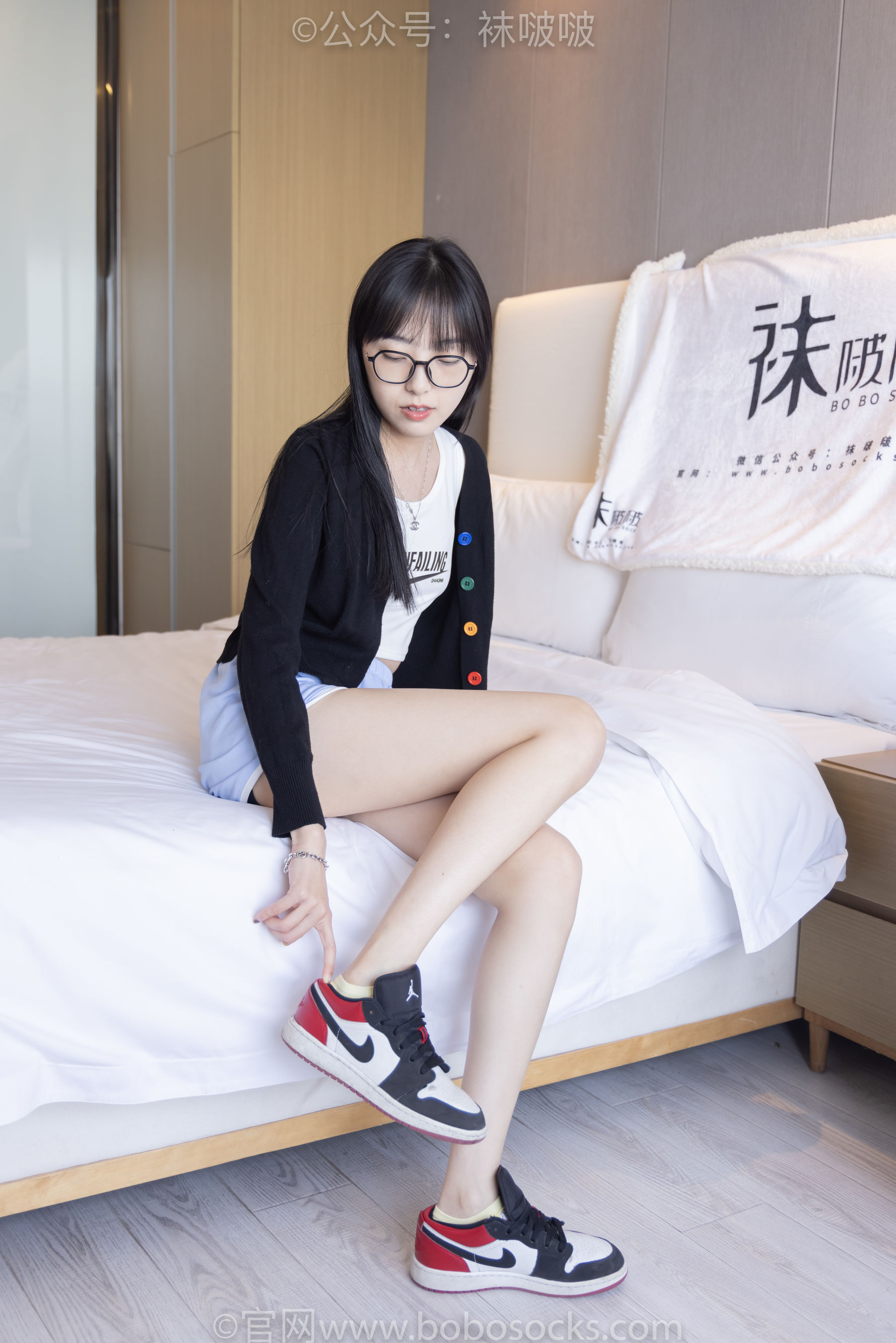 BoBoSocks袜啵啵 No.081 稚予- AJ、浅黄色短棉袜、浅蓝色短棉袜、裸足