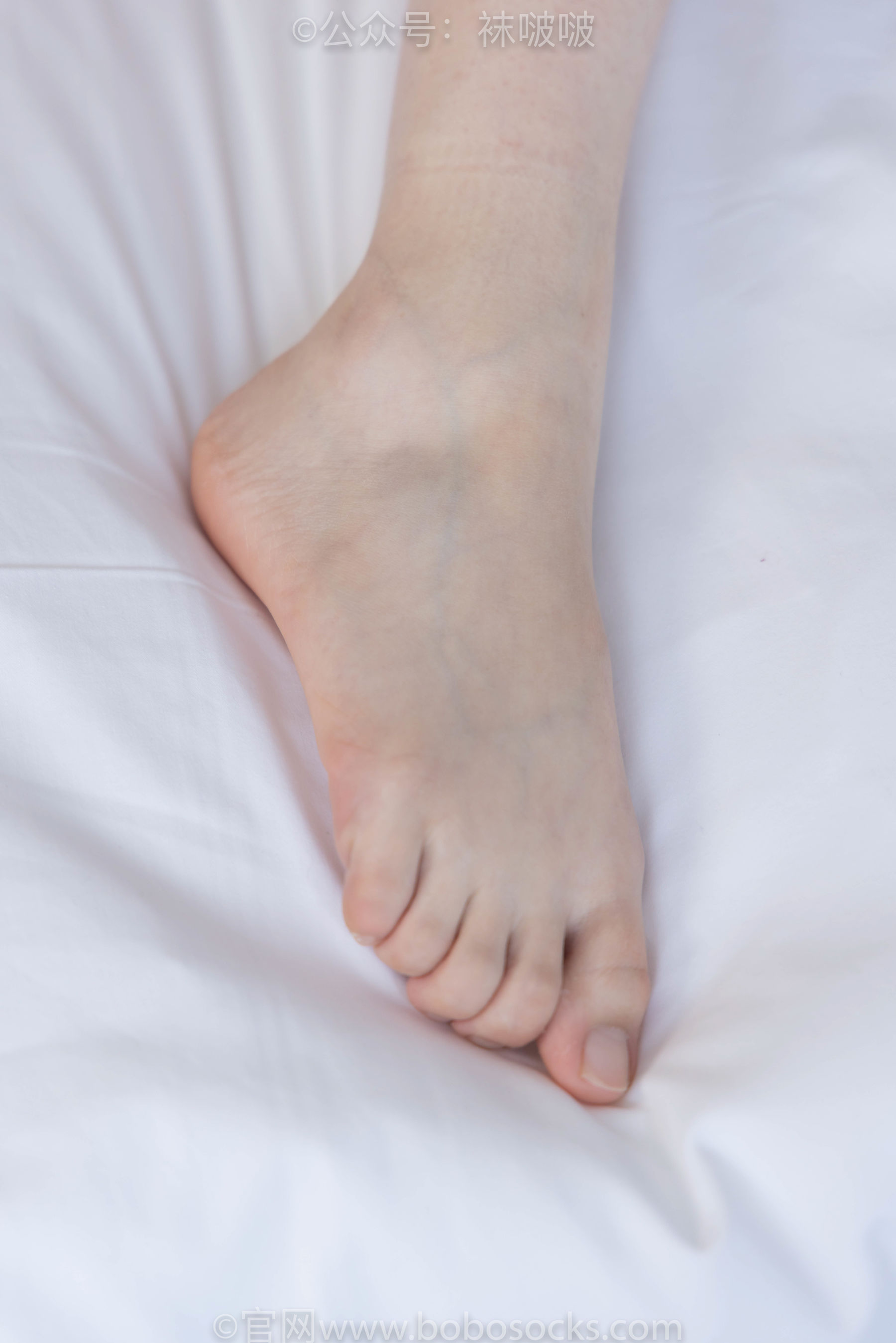 BoBoSocks袜啵啵 No.084 苏苏-运动鞋、日常所穿白棉袜、裸足