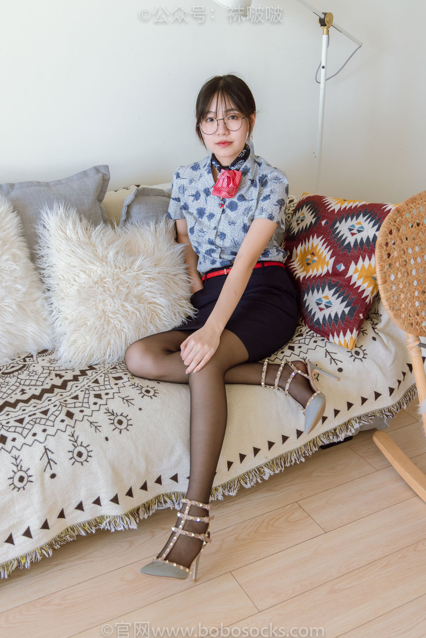 BoBoSocks袜啵啵 No.087 小甜豆-空姐制服、高跟鞋、黑丝