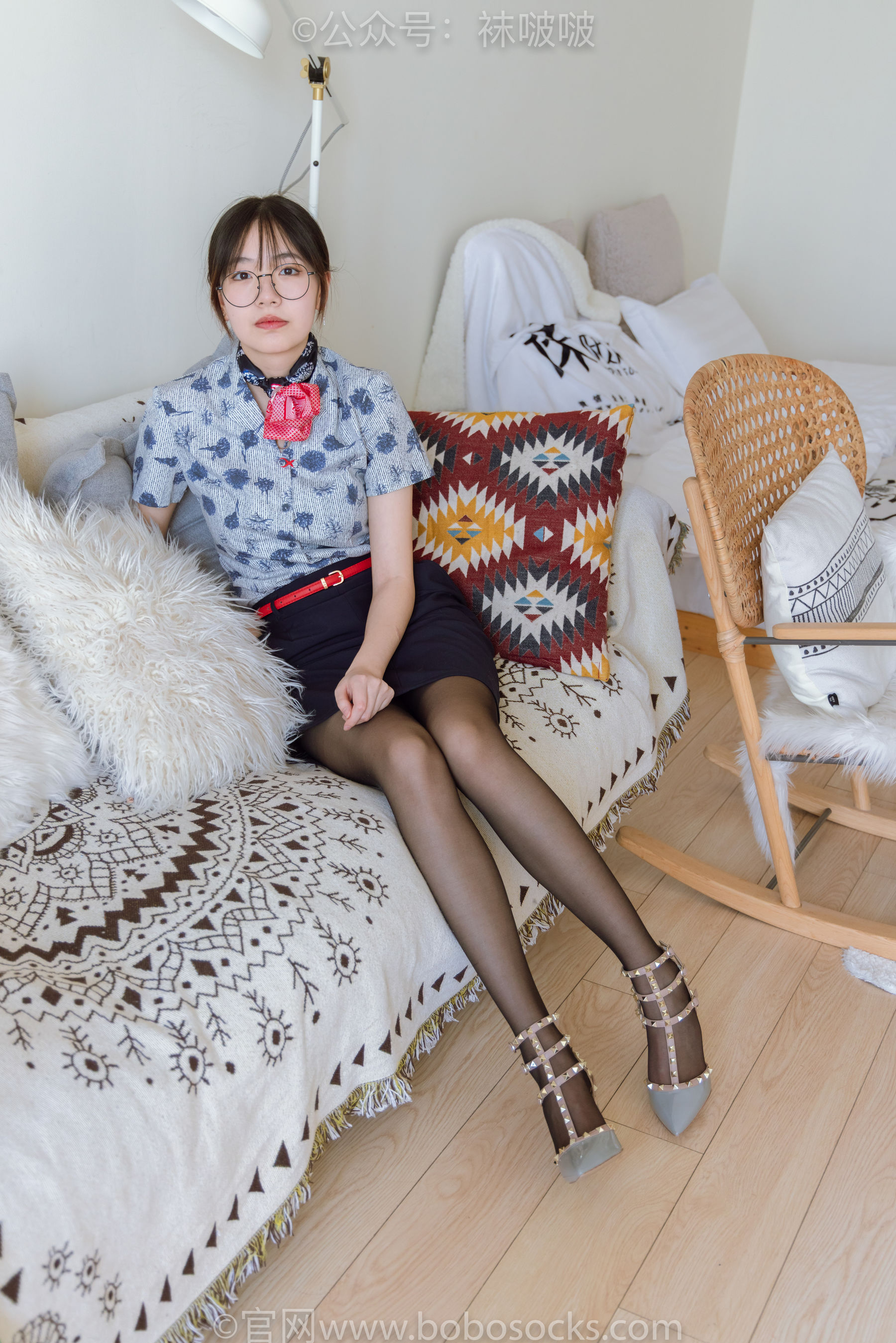 BoBoSocks袜啵啵 No.087 小甜豆-空姐制服、高跟鞋、黑丝