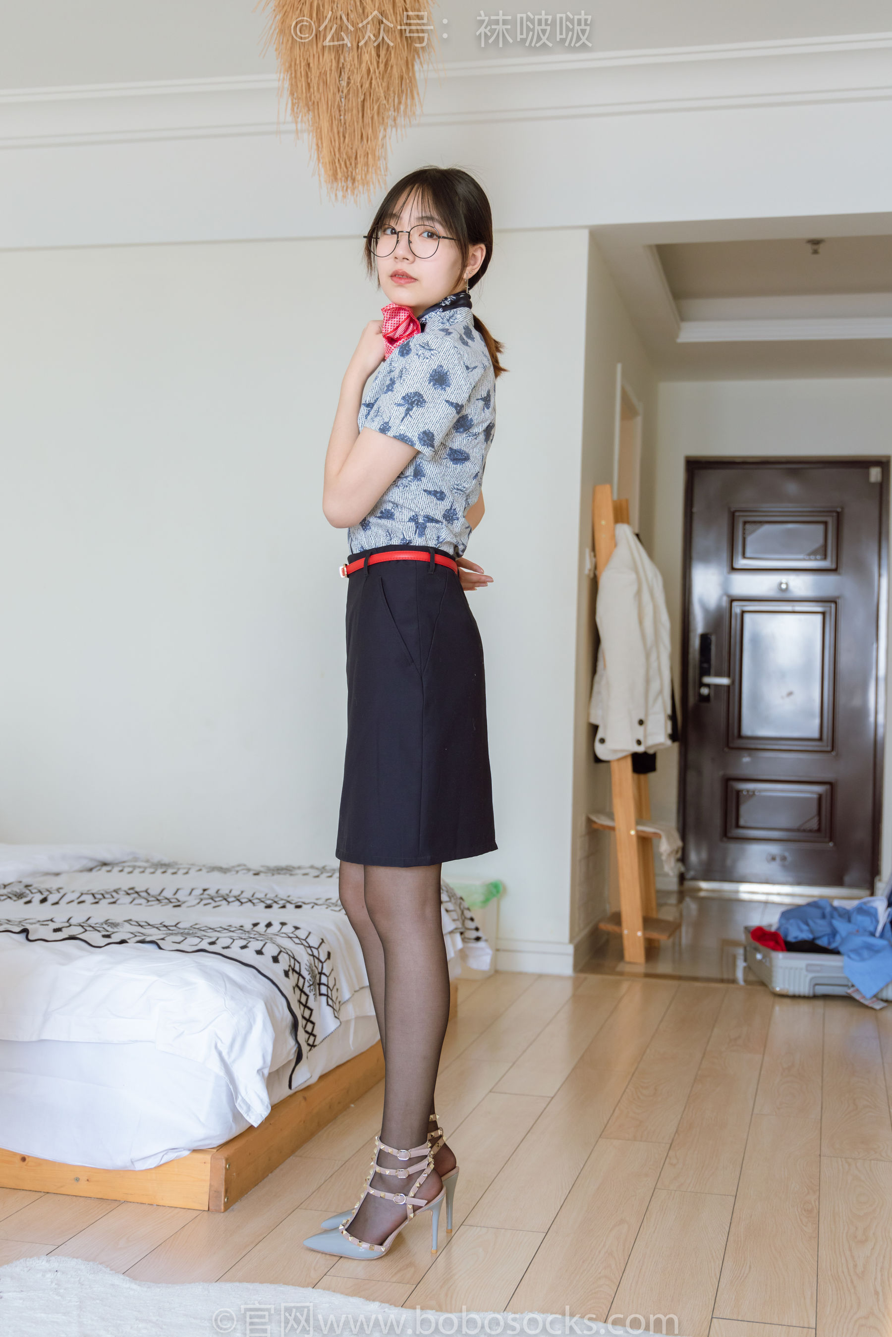 BoBoSocks袜啵啵 No.087 小甜豆-空姐制服、高跟鞋、黑丝