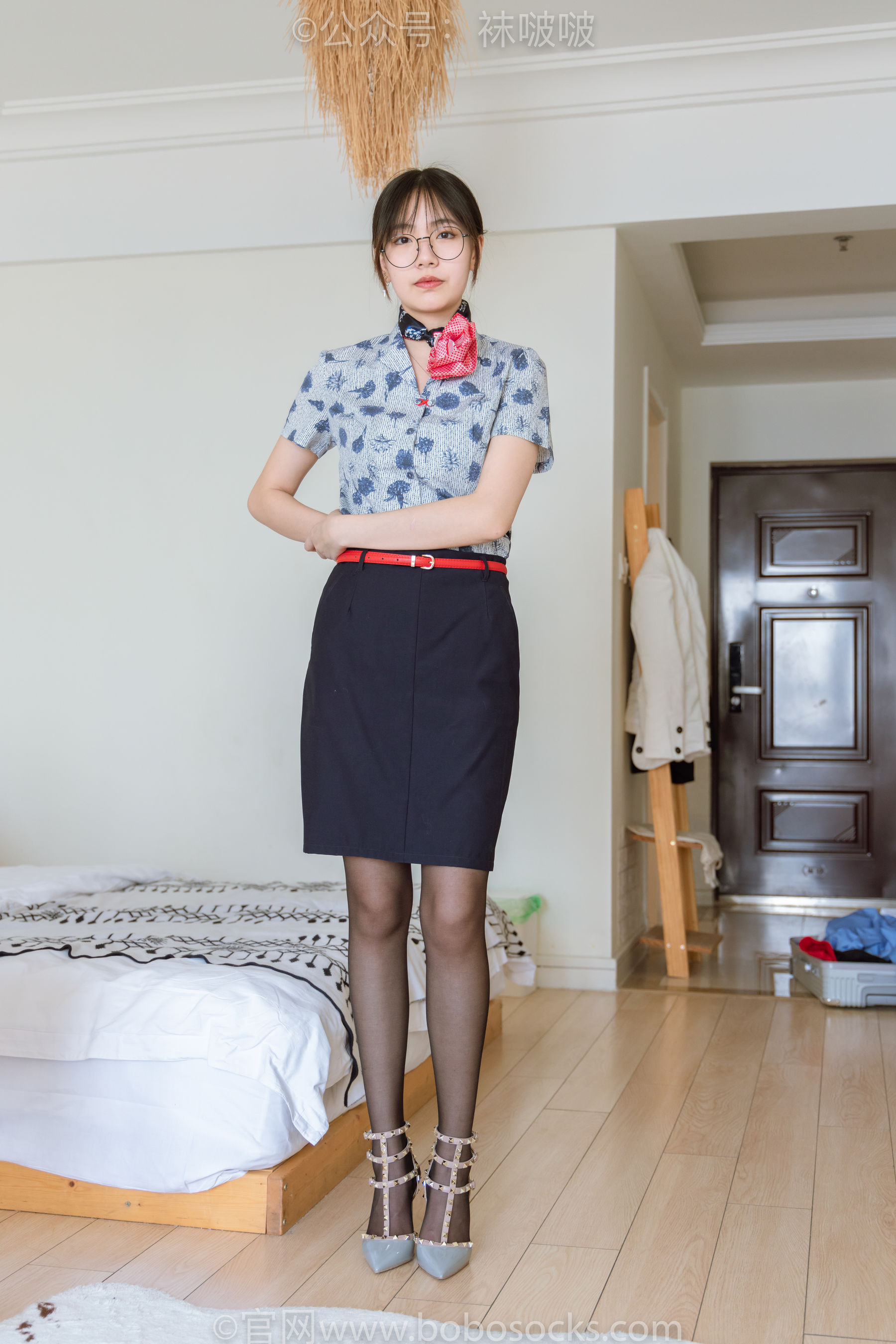 BoBoSocks袜啵啵 No.087 小甜豆-空姐制服、高跟鞋、黑丝