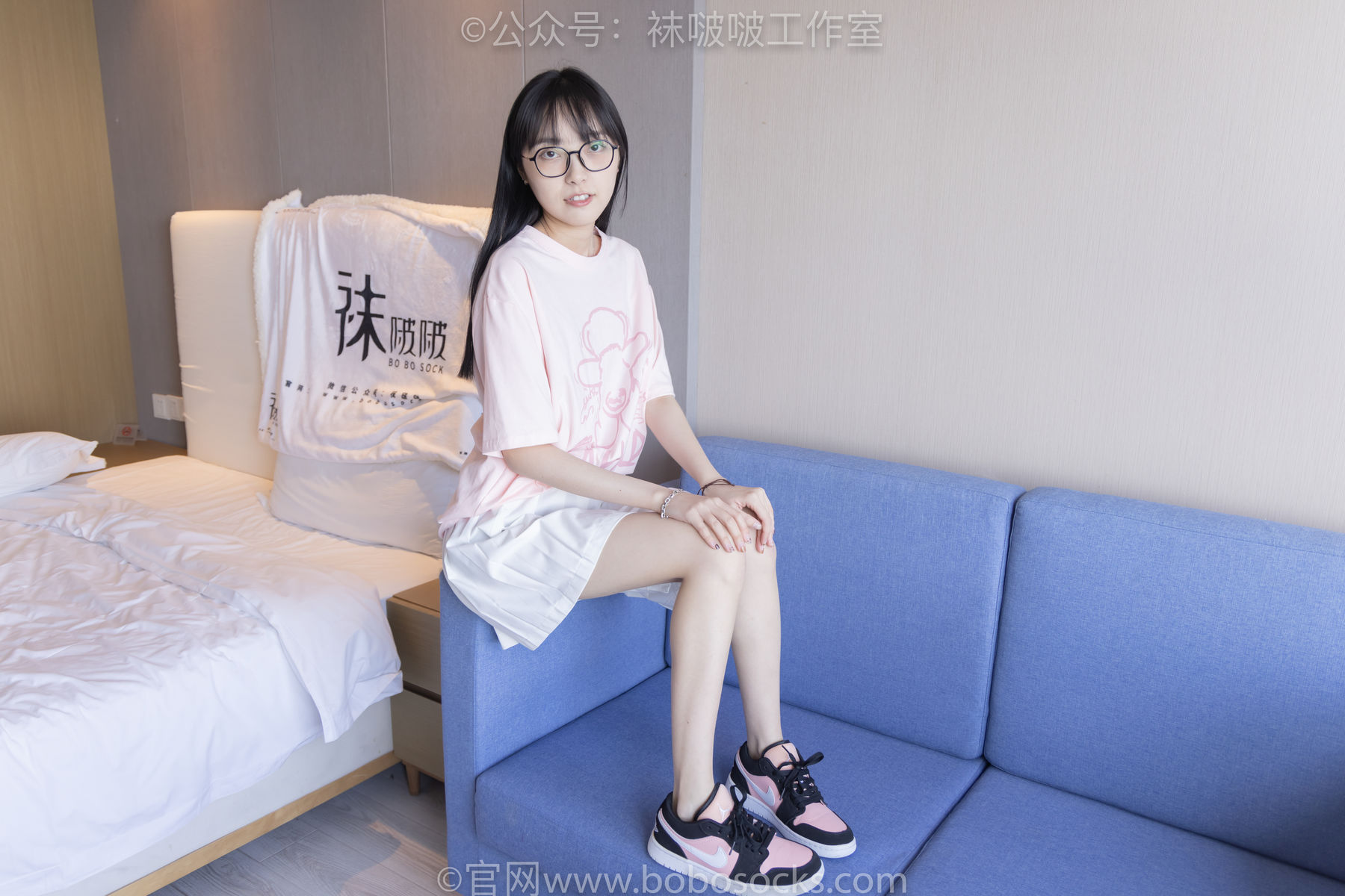 BoBoSocks袜啵啵 No.091 稚予-板鞋、淡粉色船袜、黑色船袜、裸足