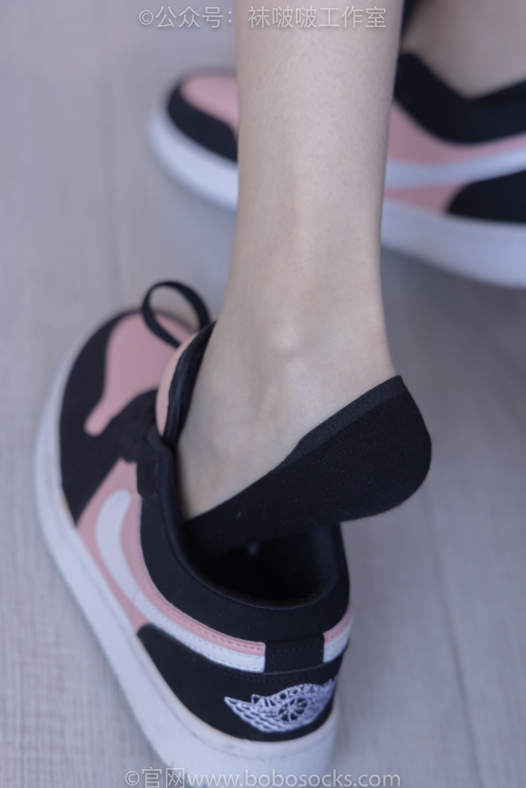 BoBoSocks袜啵啵 No.091 稚予-板鞋、淡粉色船袜、黑色船袜、裸足