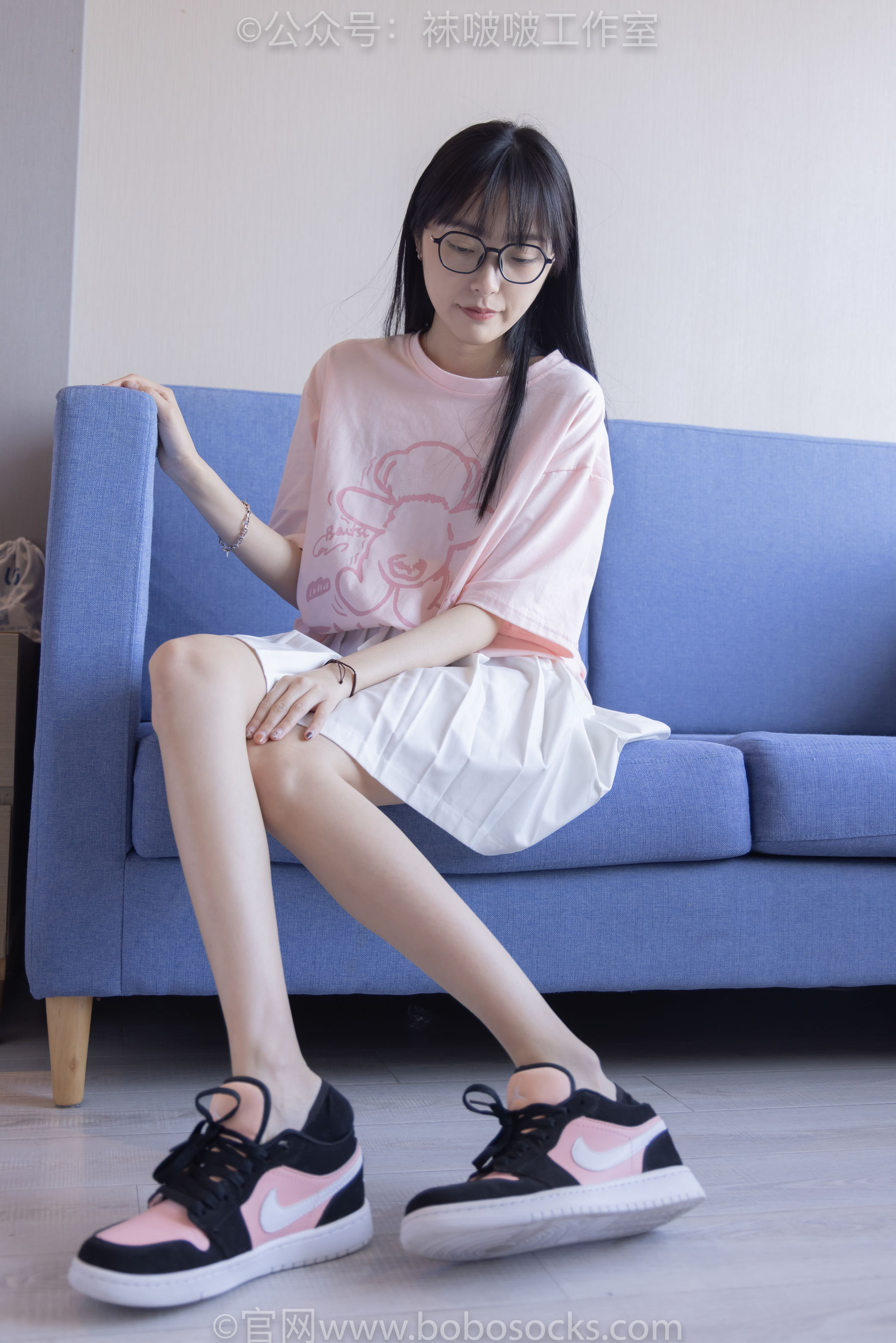 BoBoSocks袜啵啵 No.091 稚予-板鞋、淡粉色船袜、黑色船袜、裸足