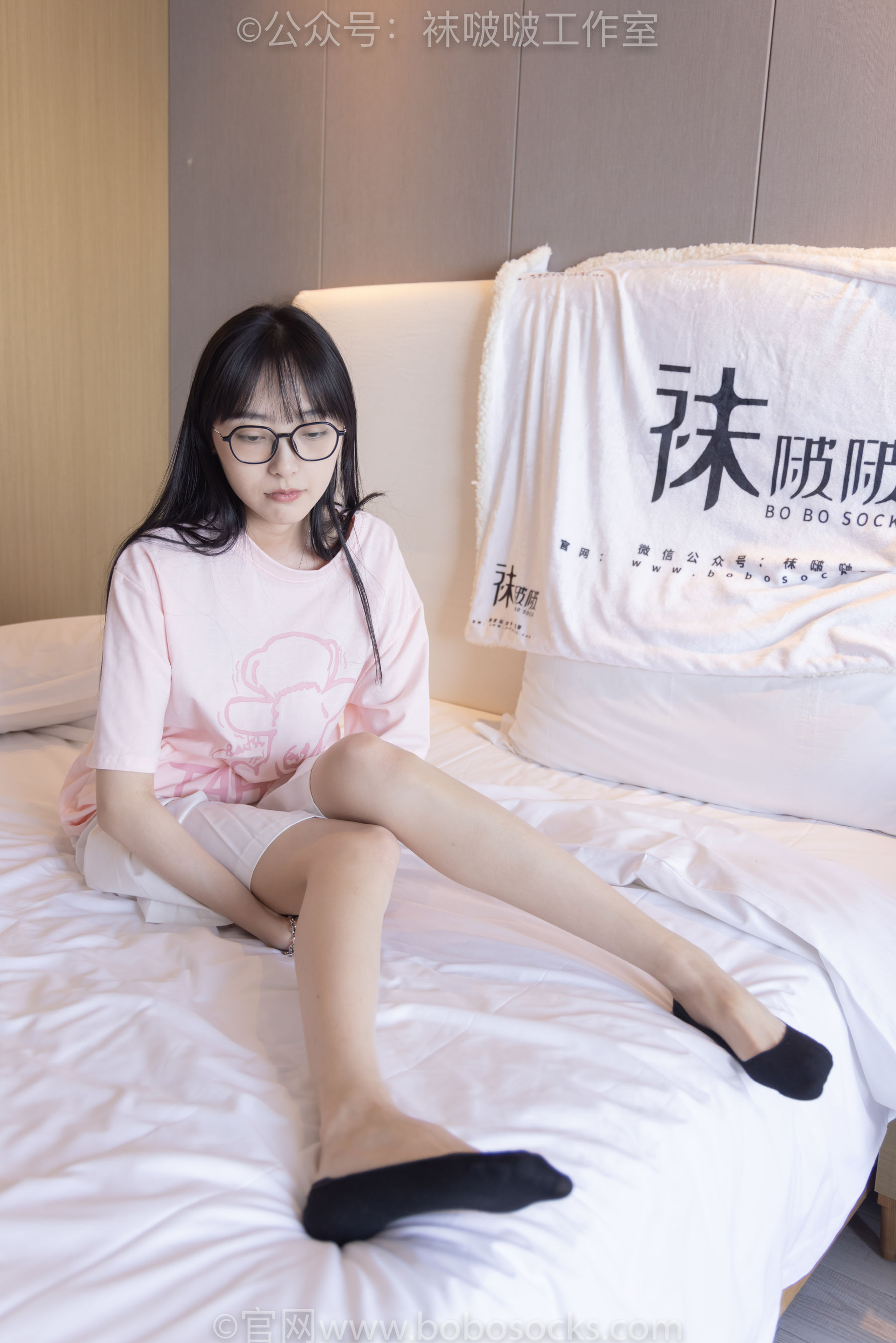 BoBoSocks袜啵啵 No.091 稚予-板鞋、淡粉色船袜、黑色船袜、裸足