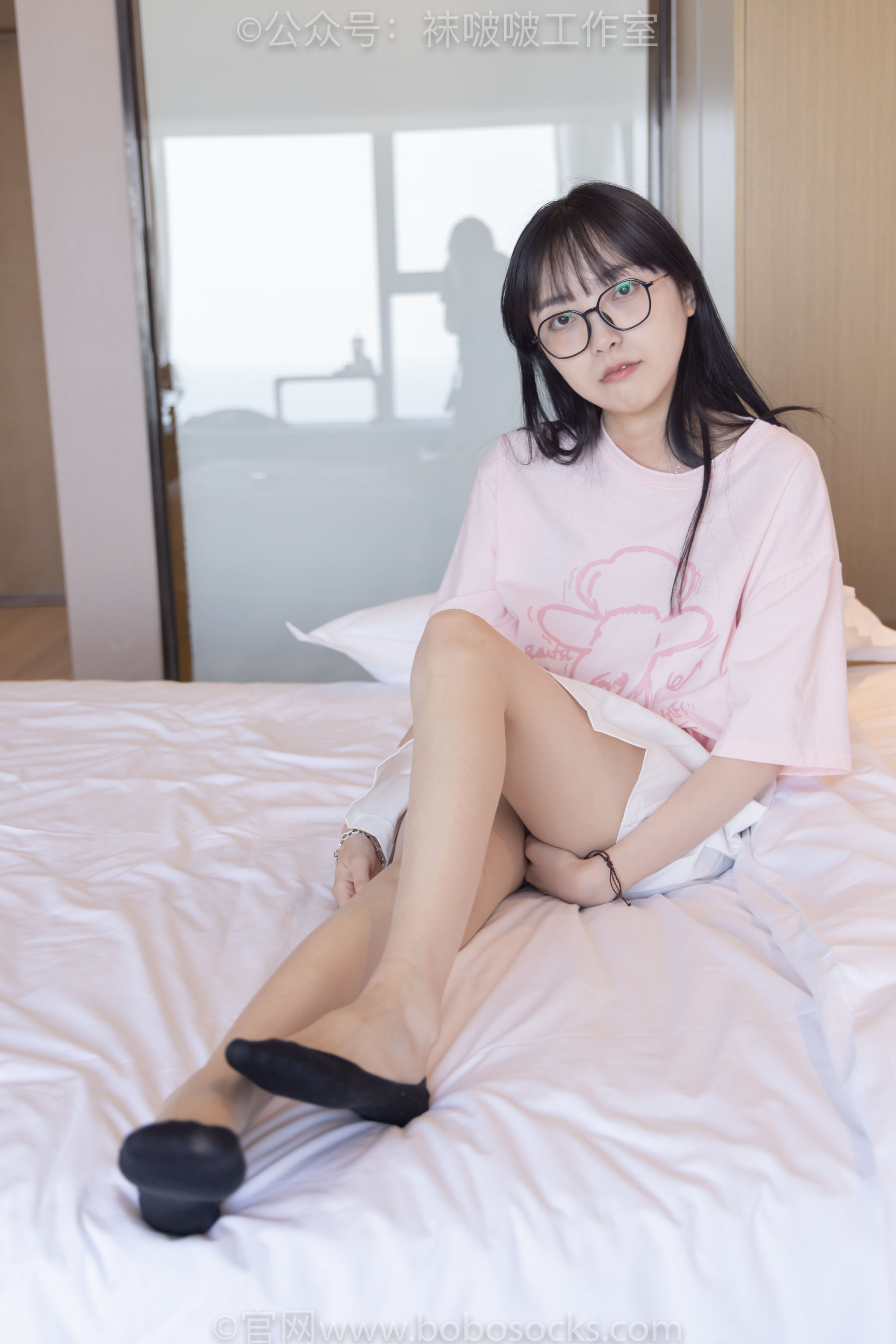 BoBoSocks袜啵啵 No.091 稚予-板鞋、淡粉色船袜、黑色船袜、裸足