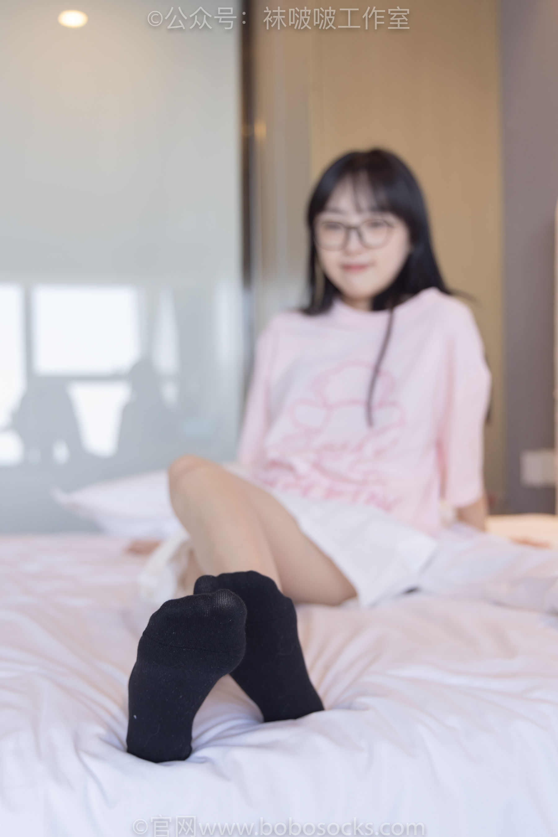 BoBoSocks袜啵啵 No.091 稚予-板鞋、淡粉色船袜、黑色船袜、裸足