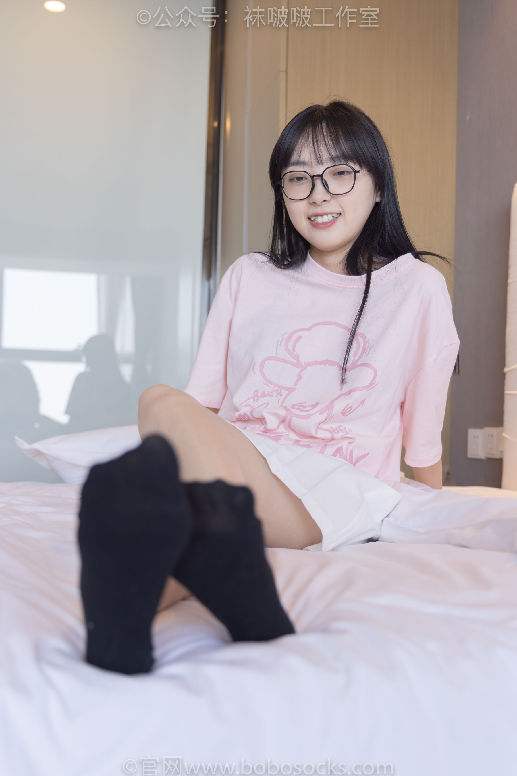BoBoSocks袜啵啵 No.091 稚予-板鞋、淡粉色船袜、黑色船袜、裸足