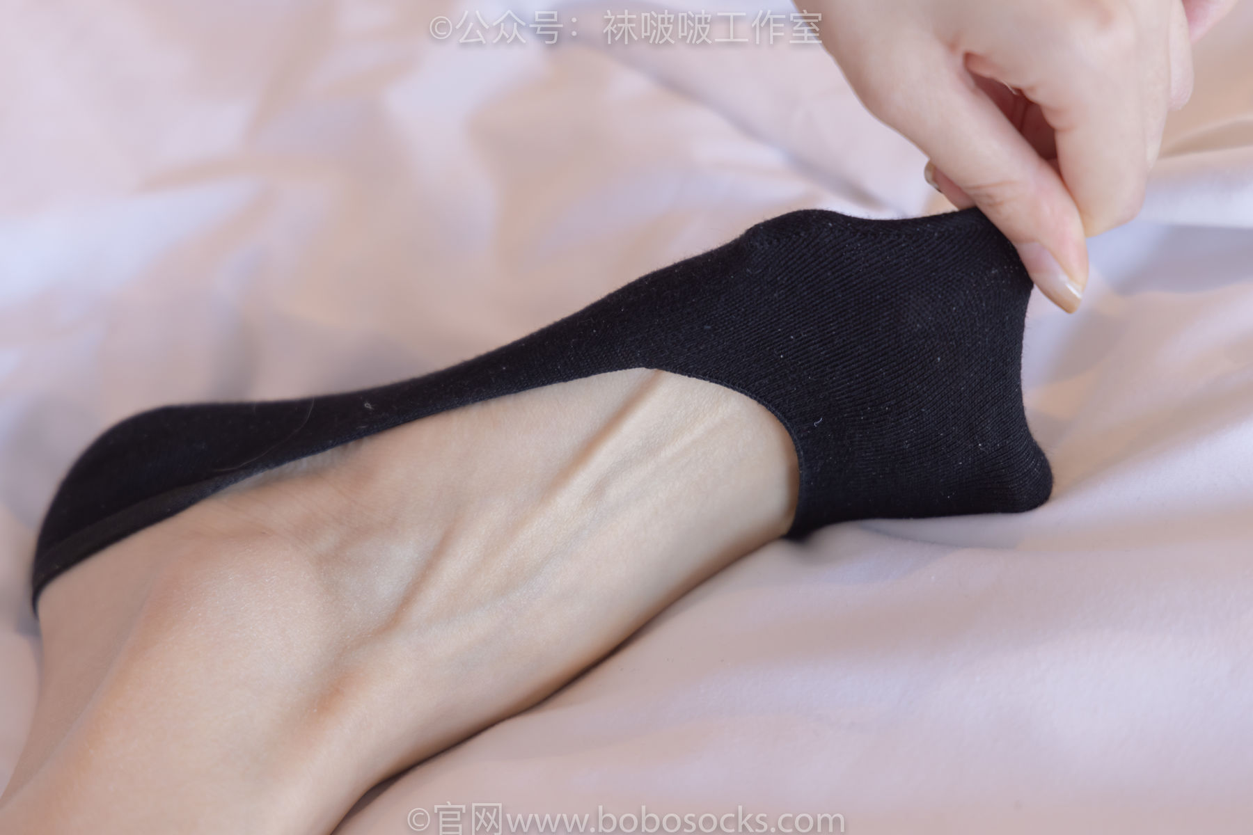 BoBoSocks袜啵啵 No.091 稚予-板鞋、淡粉色船袜、黑色船袜、裸足
