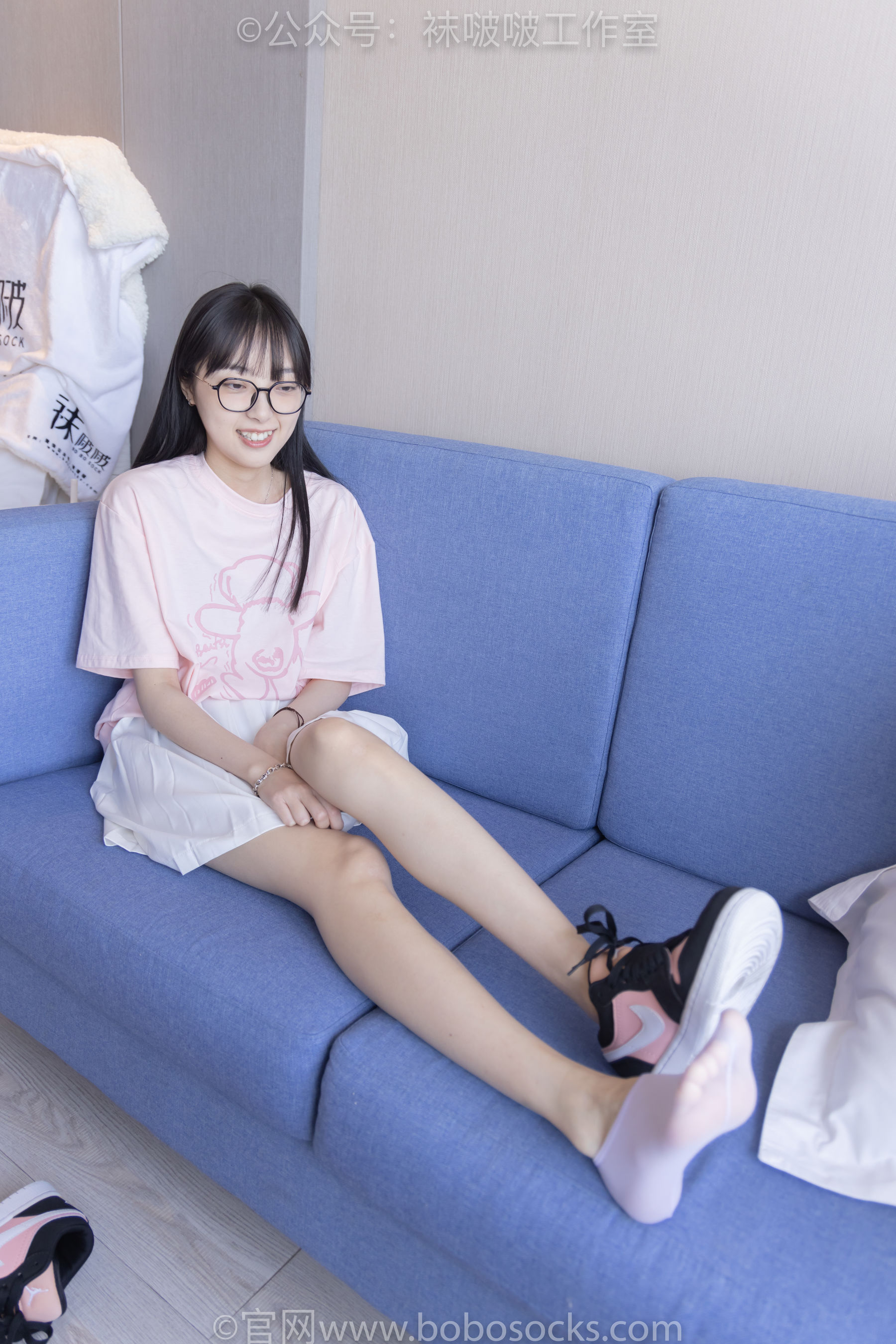 BoBoSocks袜啵啵 No.091 稚予-板鞋、淡粉色船袜、黑色船袜、裸足