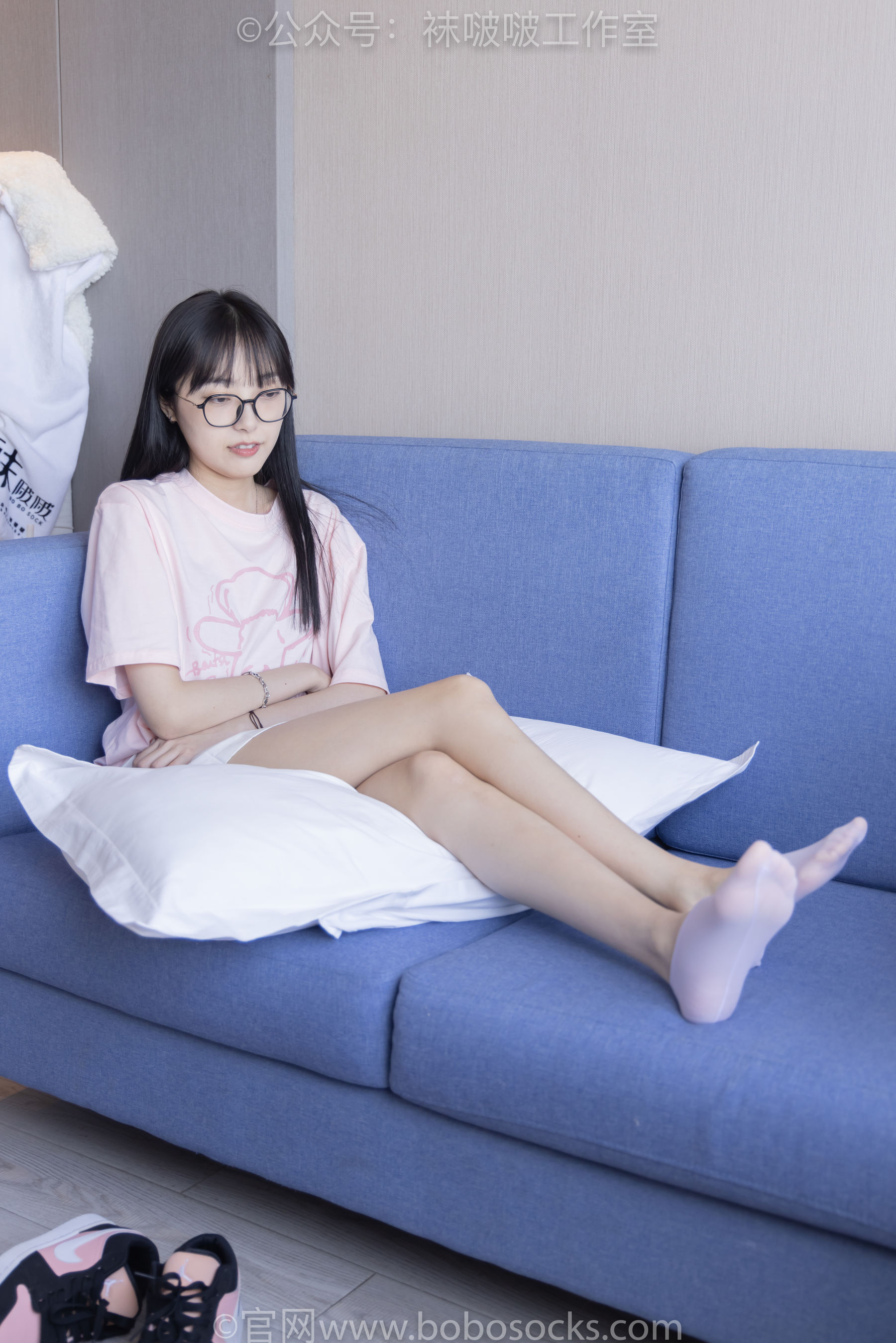 BoBoSocks袜啵啵 No.091 稚予-板鞋、淡粉色船袜、黑色船袜、裸足