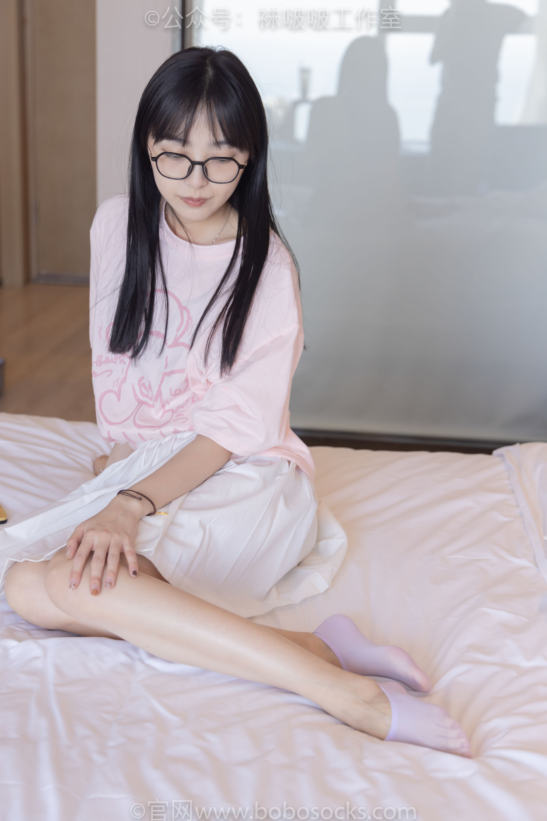 BoBoSocks袜啵啵 No.091 稚予-板鞋、淡粉色船袜、黑色船袜、裸足
