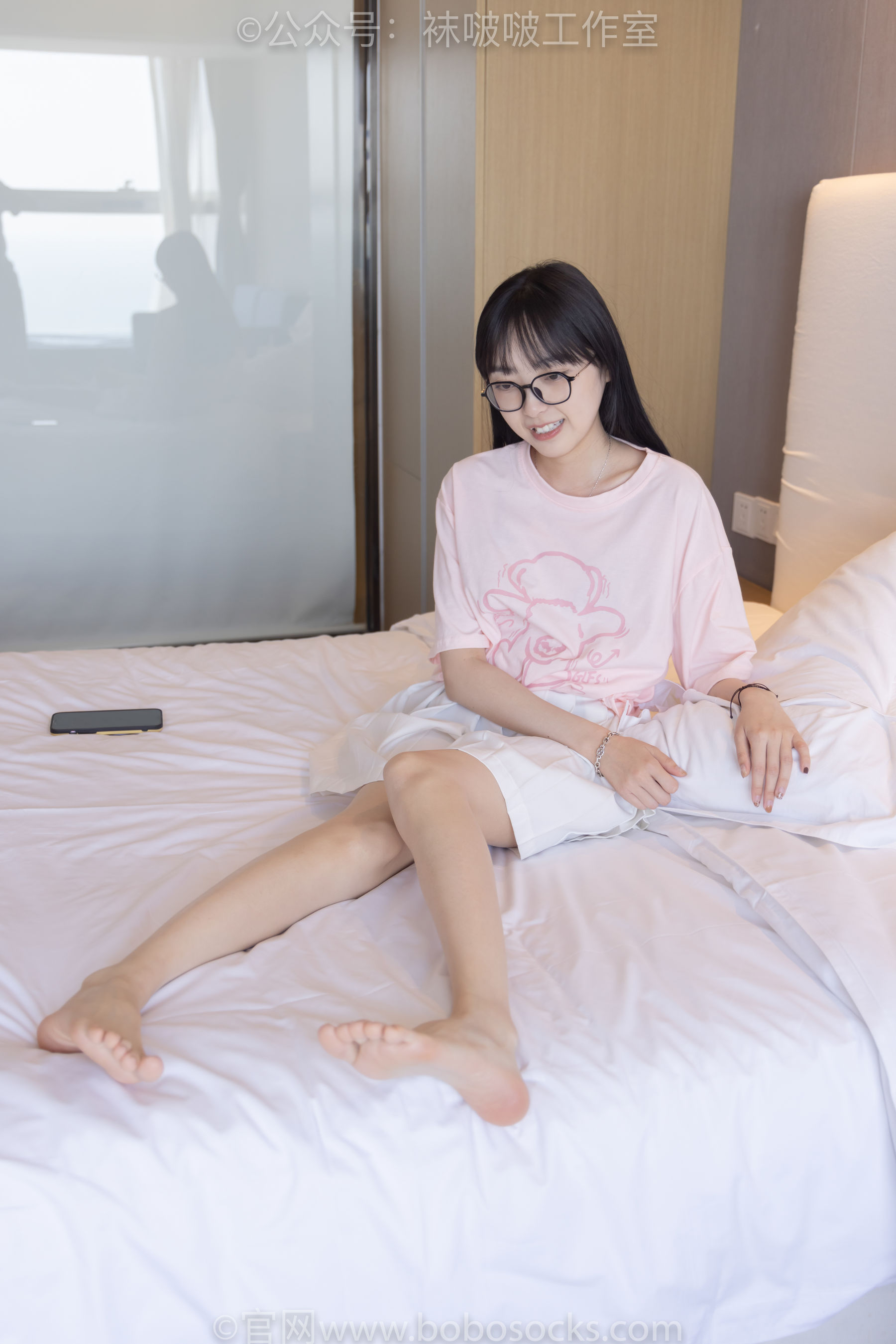 BoBoSocks袜啵啵 No.091 稚予-板鞋、淡粉色船袜、黑色船袜、裸足