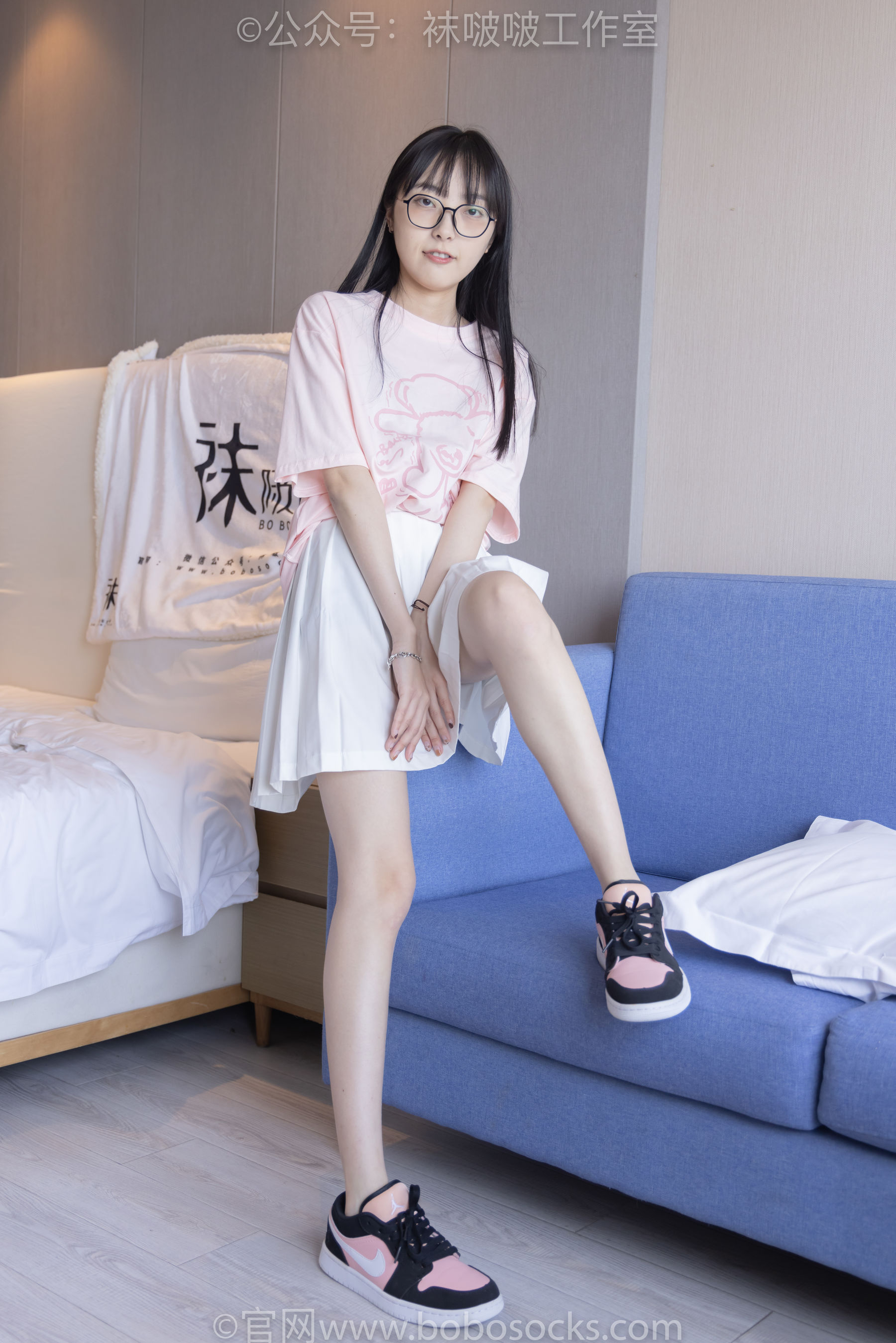 BoBoSocks袜啵啵 No.091 稚予-板鞋、淡粉色船袜、黑色船袜、裸足