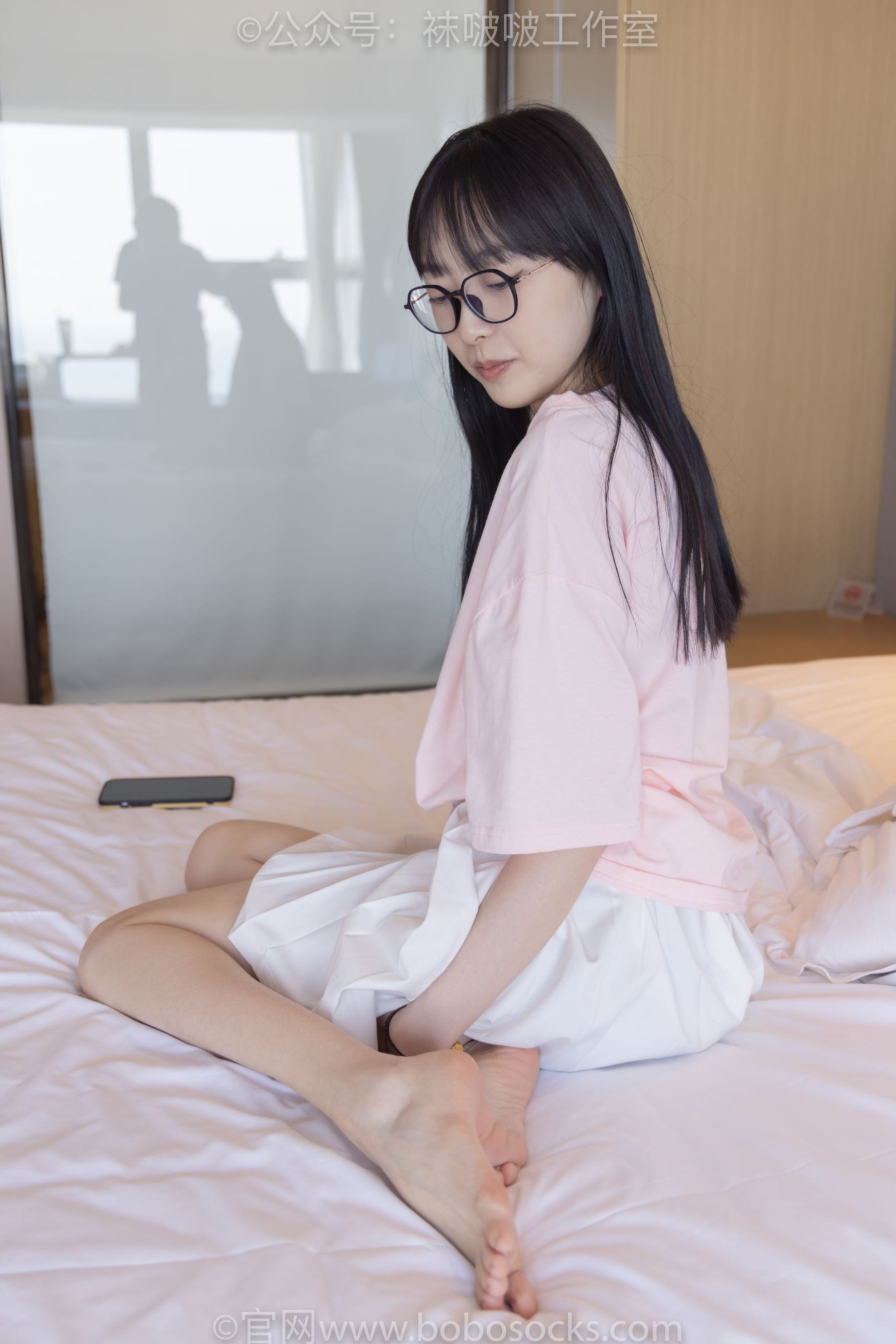BoBoSocks袜啵啵 No.091 稚予-板鞋、淡粉色船袜、黑色船袜、裸足