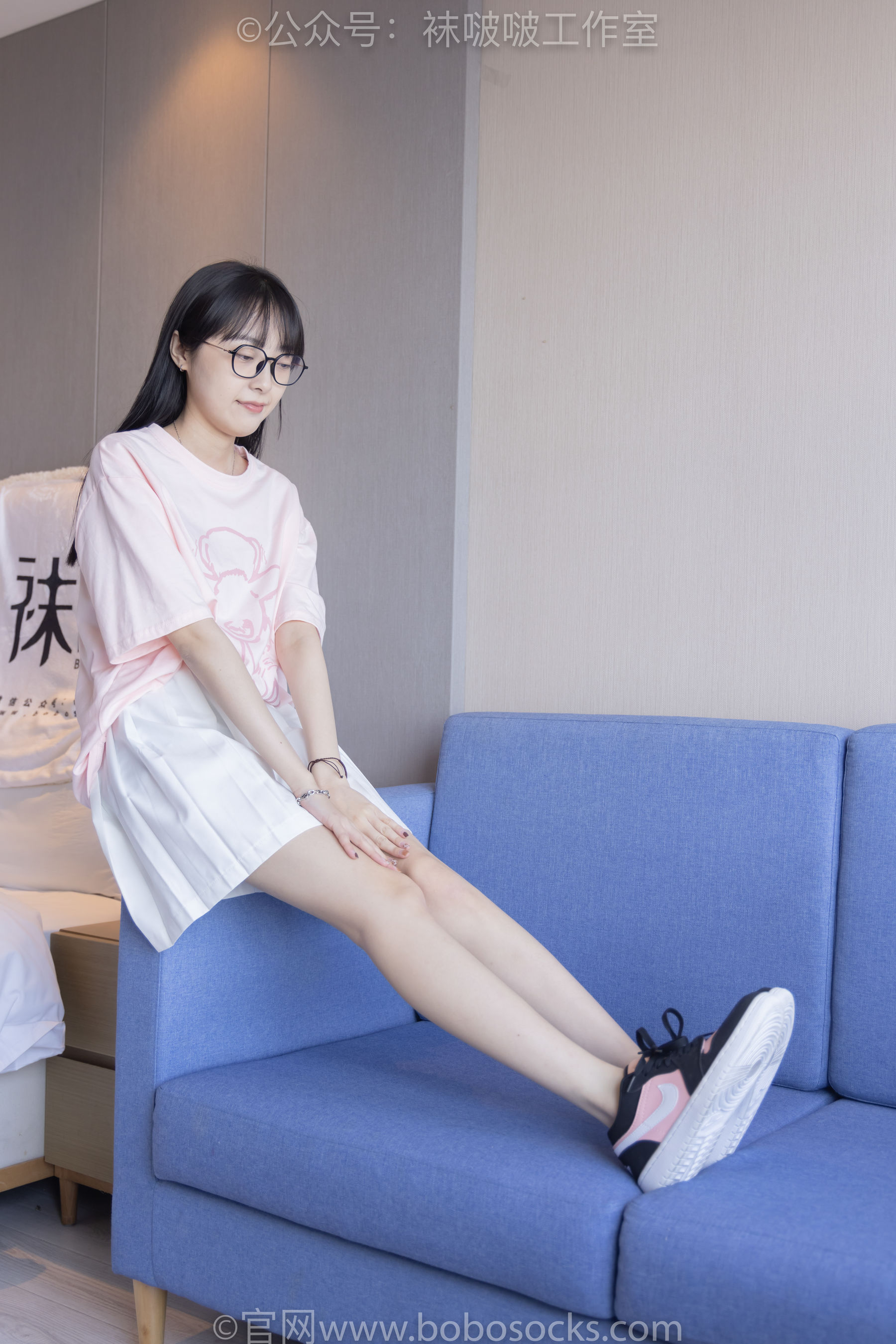 BoBoSocks袜啵啵 No.091 稚予-板鞋、淡粉色船袜、黑色船袜、裸足