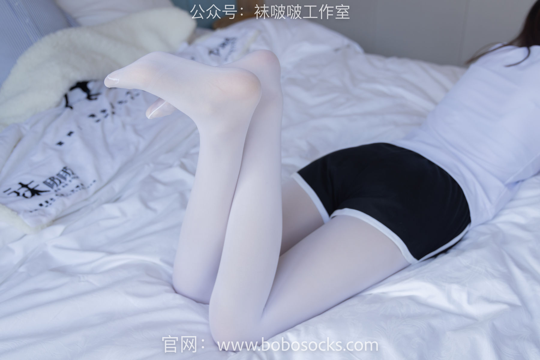 BoBoSocks袜啵啵 No.108 小甜豆-皮鞋、厚白丝、踩奶油蛋糕剧情