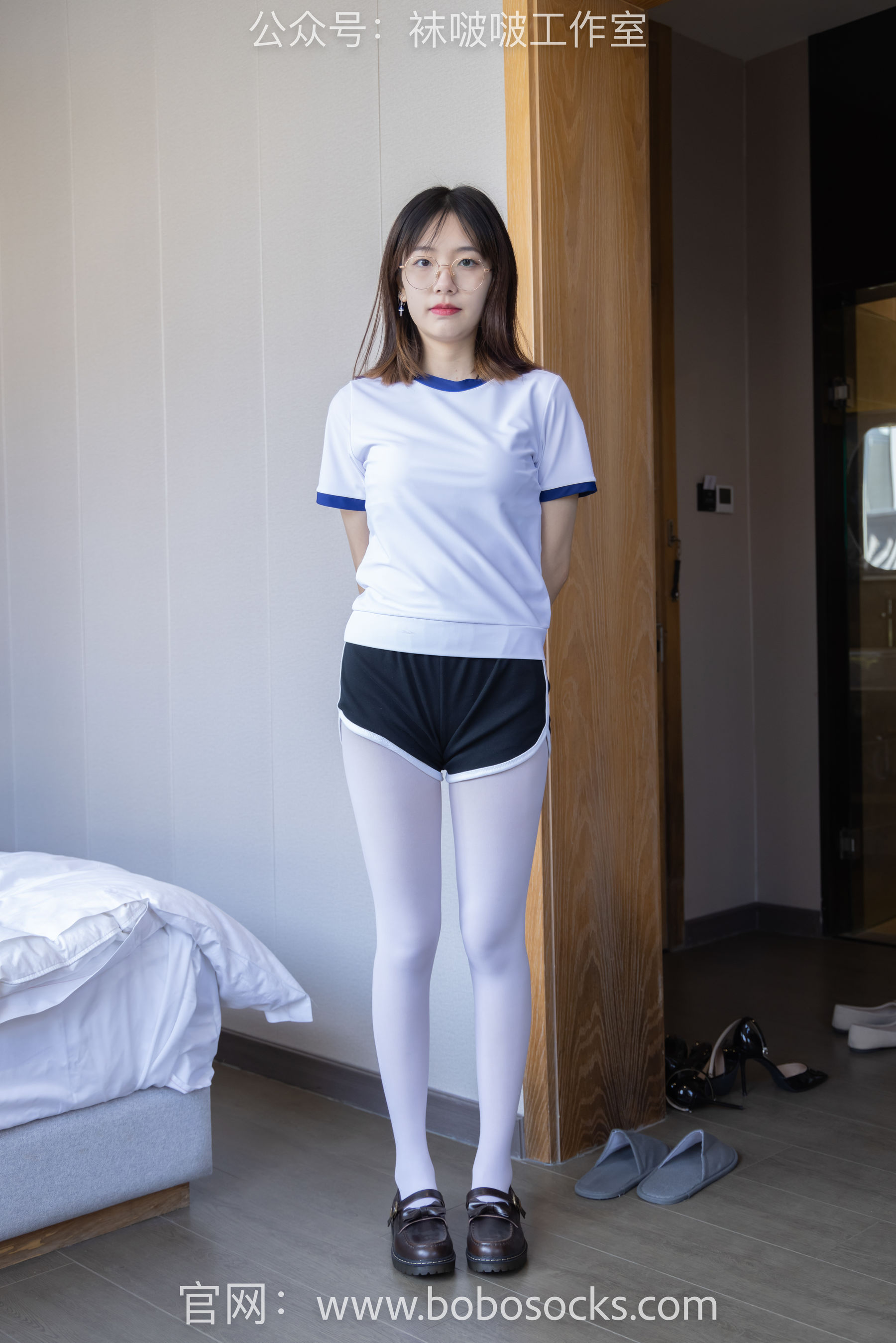 BoBoSocks袜啵啵 No.108 小甜豆-皮鞋、厚白丝、踩奶油蛋糕剧情