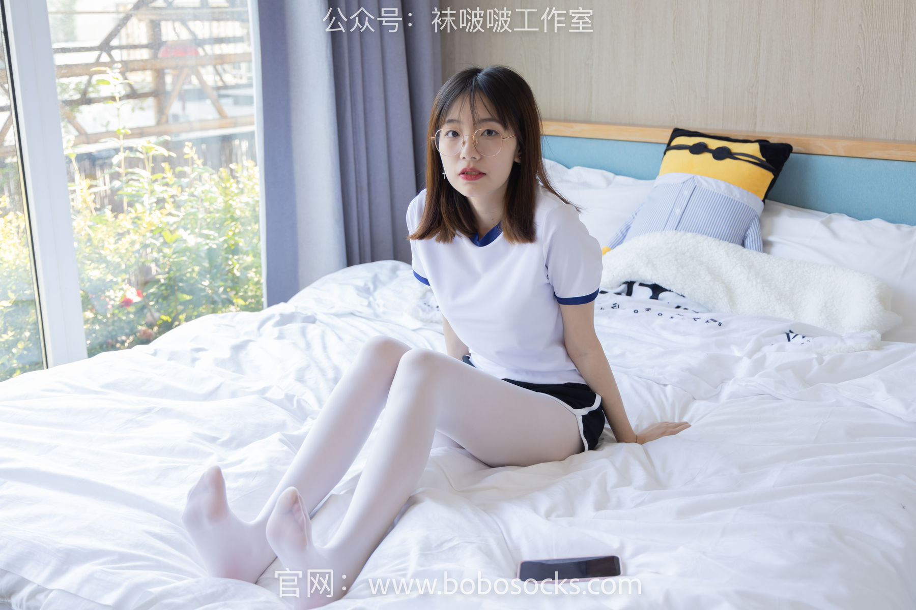 BoBoSocks袜啵啵 No.108 小甜豆-皮鞋、厚白丝、踩奶油蛋糕剧情