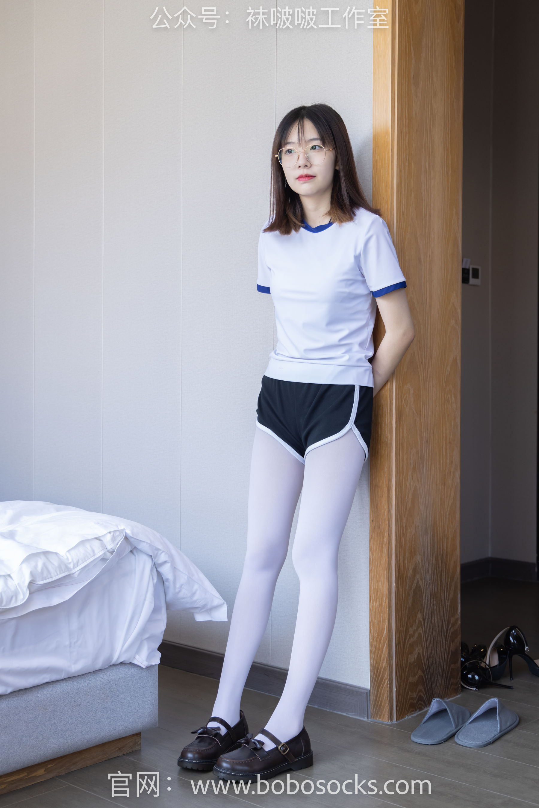 BoBoSocks袜啵啵 No.108 小甜豆-皮鞋、厚白丝、踩奶油蛋糕剧情