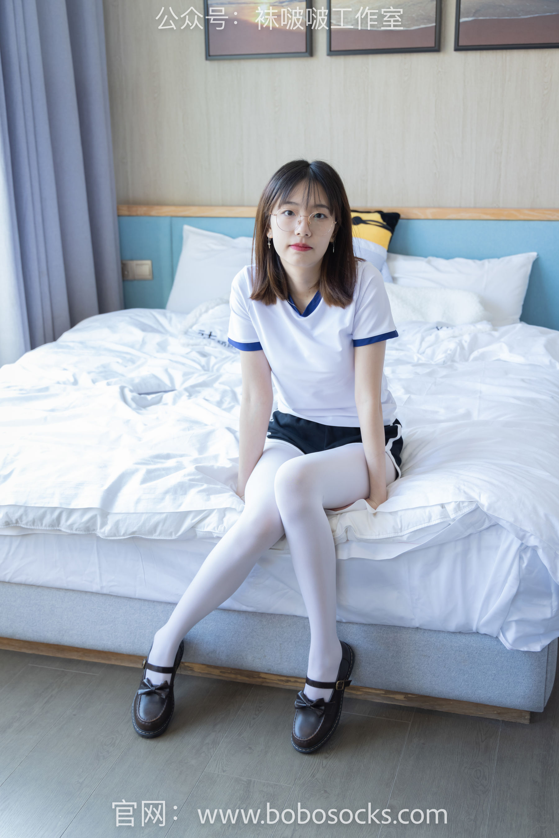 BoBoSocks袜啵啵 No.108 小甜豆-皮鞋、厚白丝、踩奶油蛋糕剧情