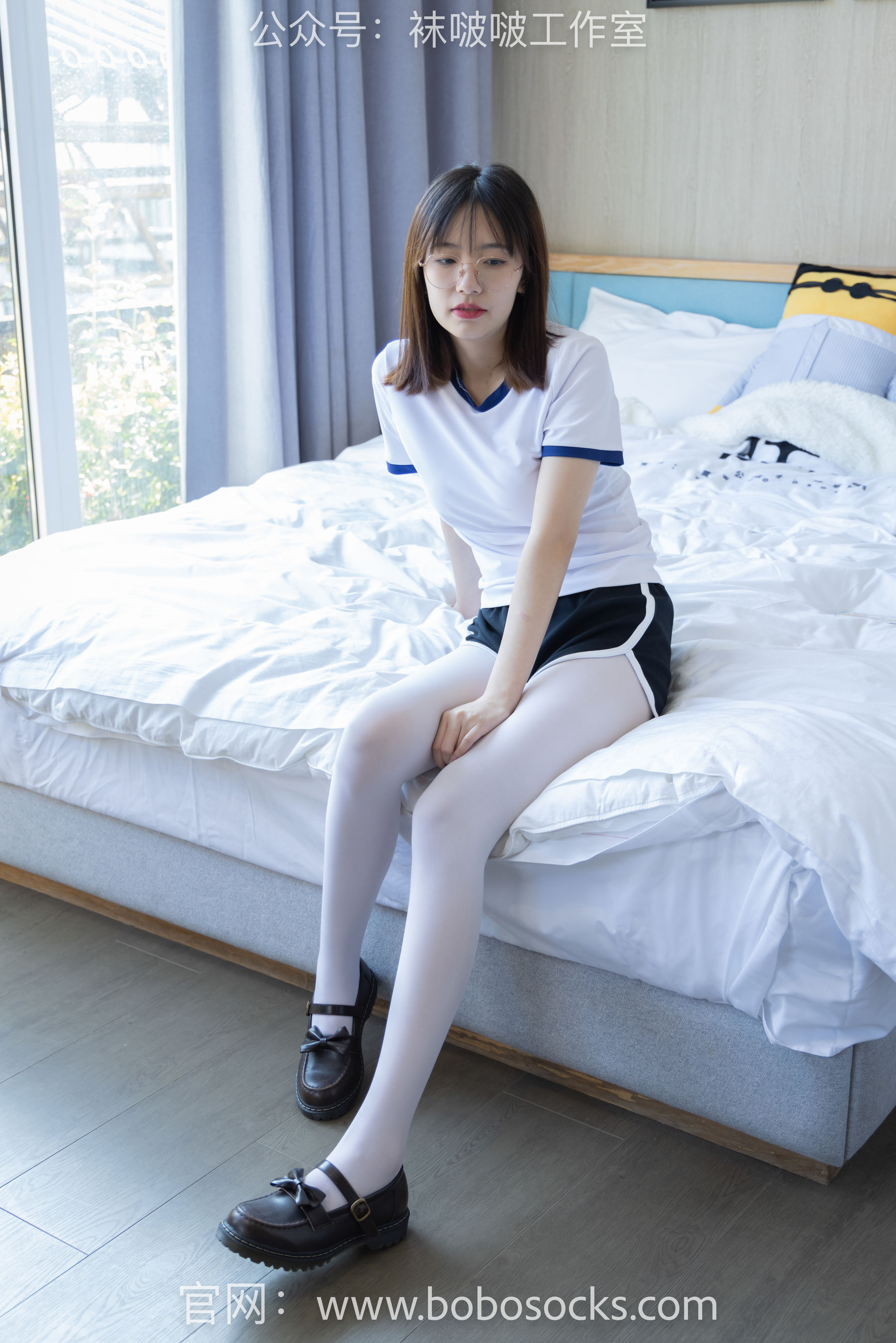 BoBoSocks袜啵啵 No.108 小甜豆-皮鞋、厚白丝、踩奶油蛋糕剧情