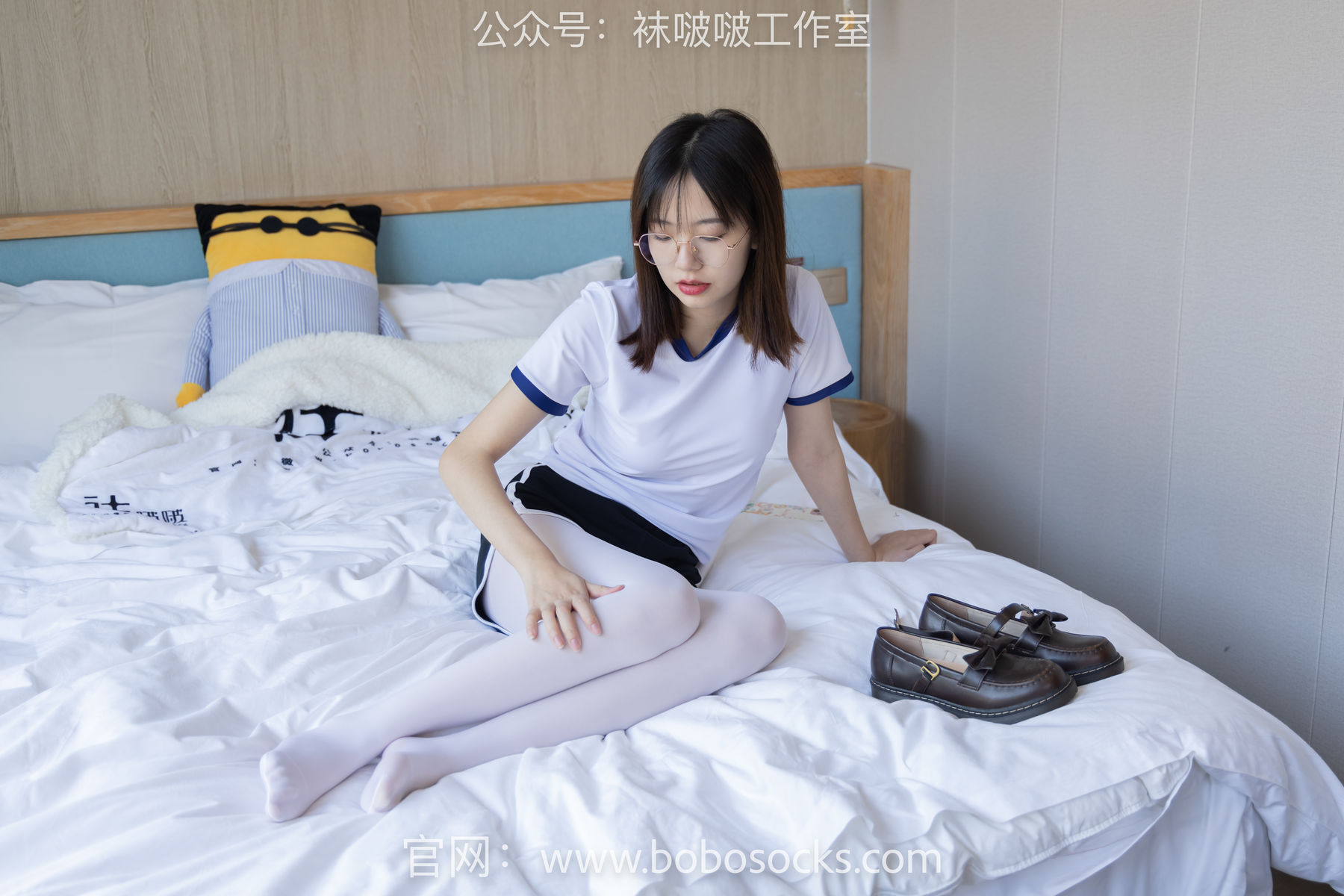 BoBoSocks袜啵啵 No.108 小甜豆-皮鞋、厚白丝、踩奶油蛋糕剧情