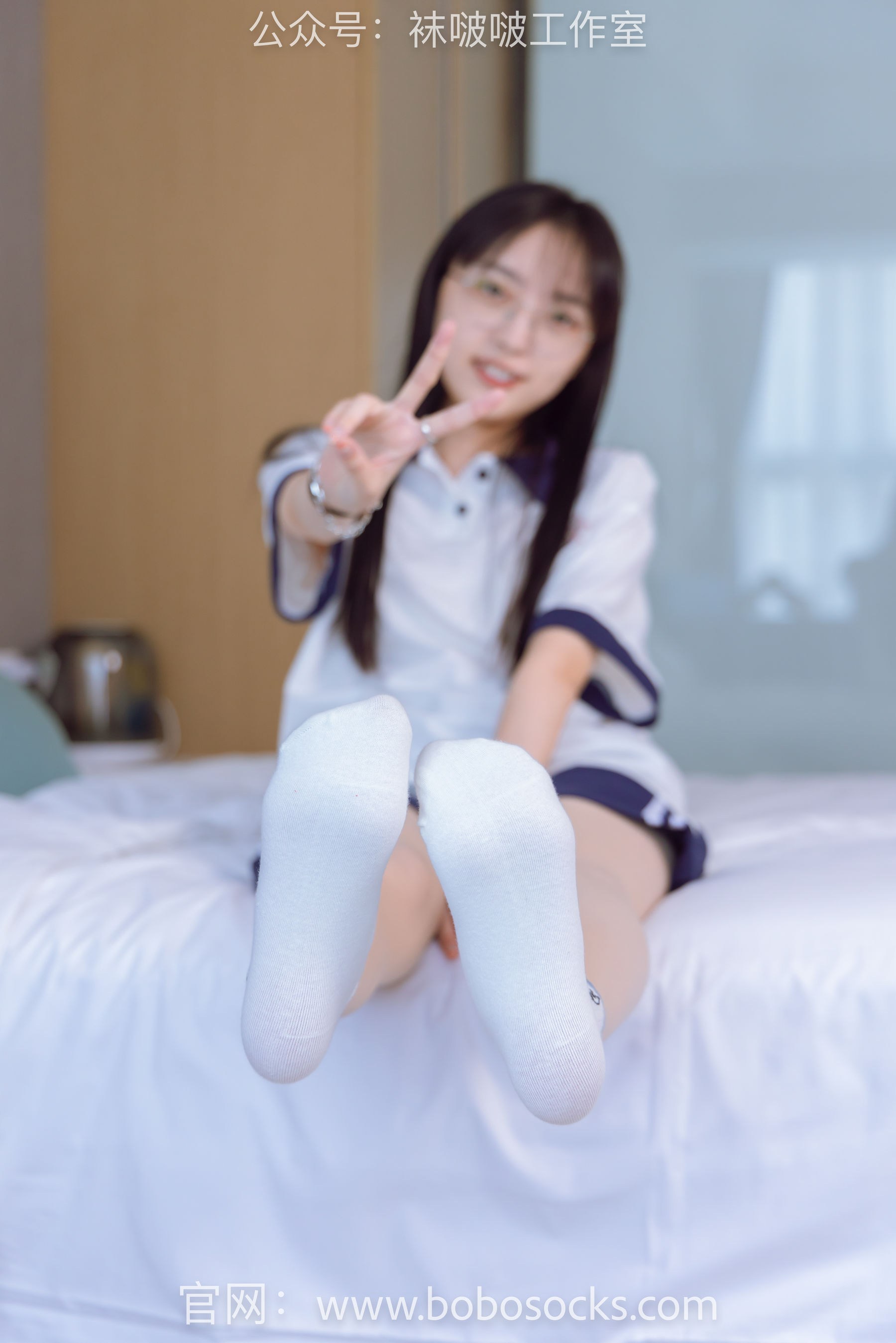 BoBoSocks袜啵啵 No.118 稚予-运动鞋、白棉袜、肉丝、踩小熊玩偶