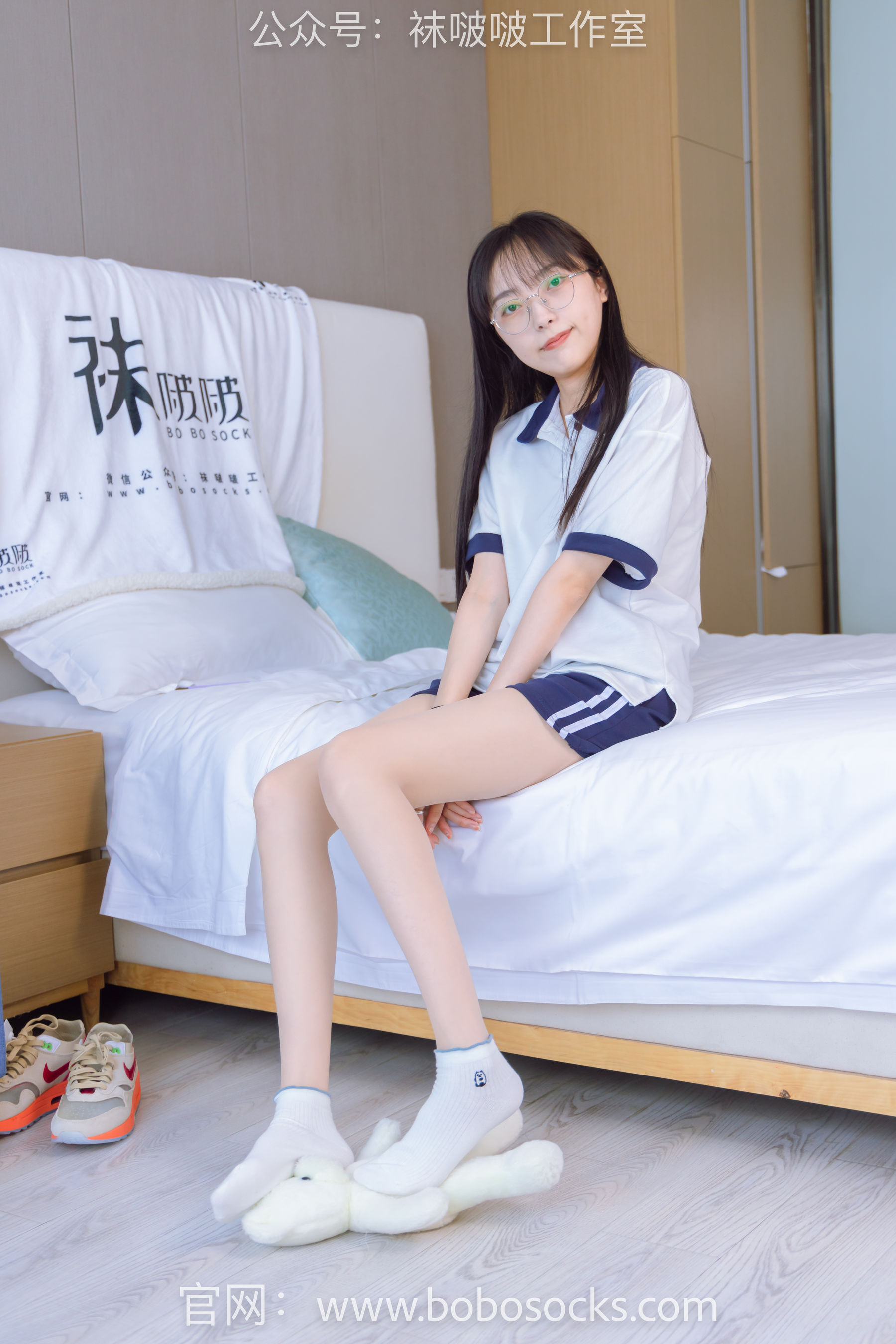 BoBoSocks袜啵啵 No.118 稚予-运动鞋、白棉袜、肉丝、踩小熊玩偶