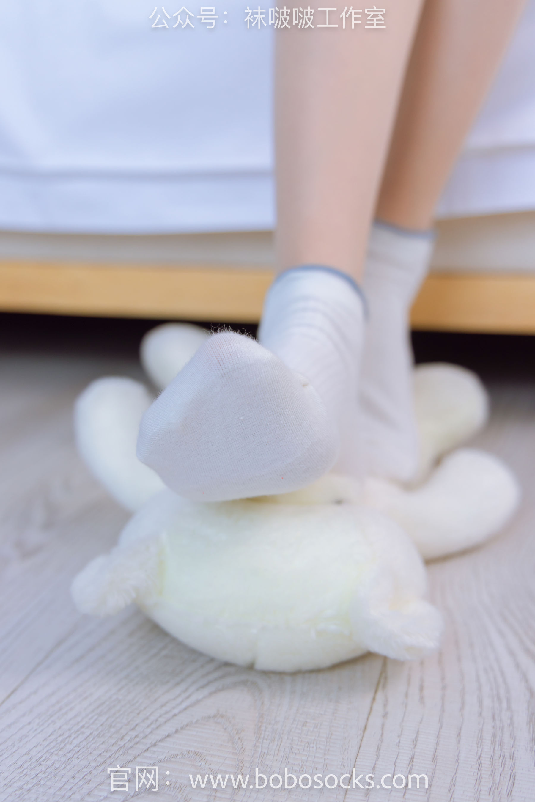 BoBoSocks袜啵啵 No.118 稚予-运动鞋、白棉袜、肉丝、踩小熊玩偶