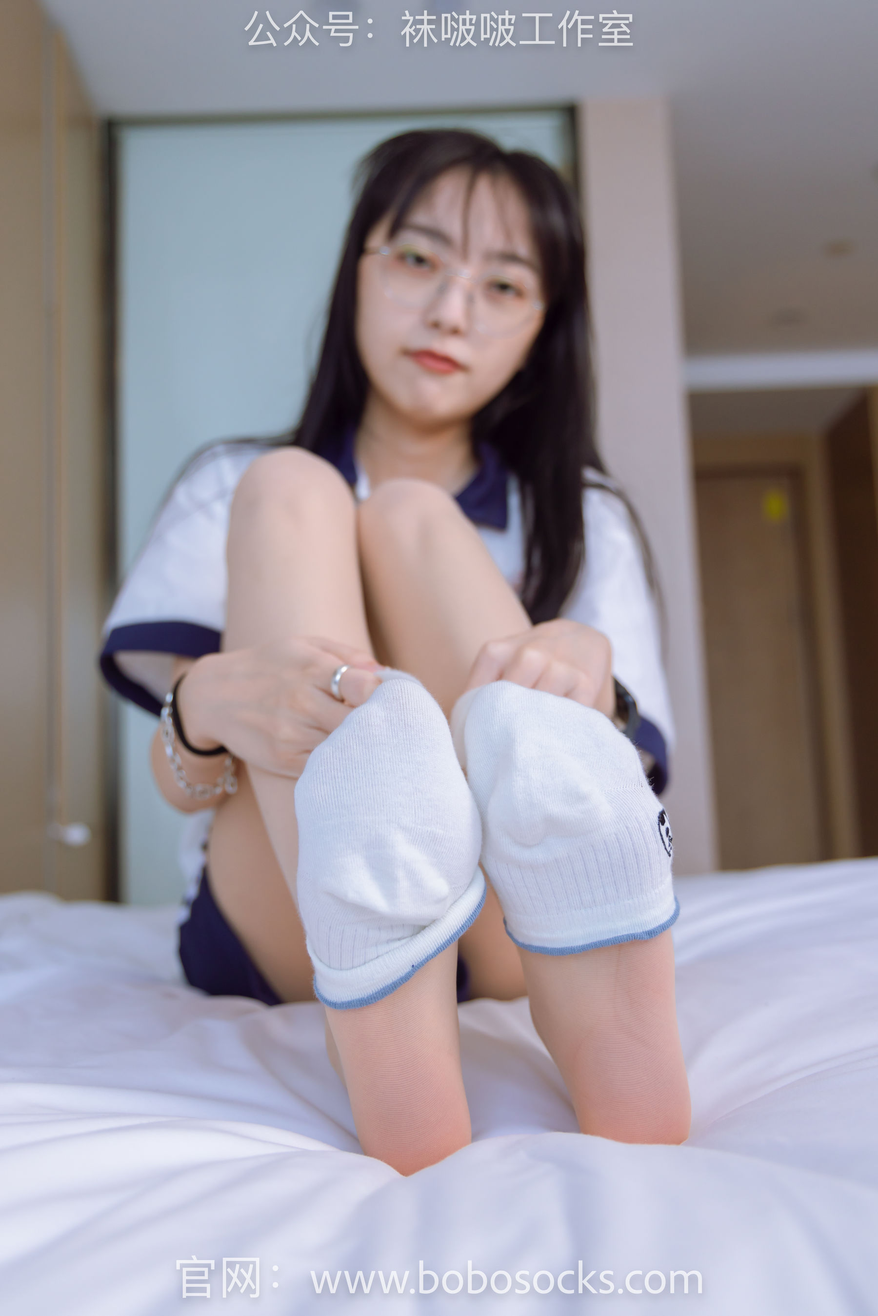 BoBoSocks袜啵啵 No.118 稚予-运动鞋、白棉袜、肉丝、踩小熊玩偶