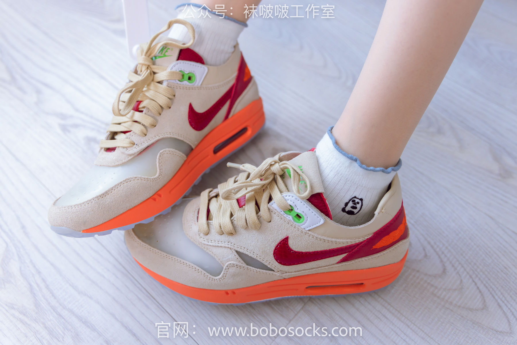 BoBoSocks袜啵啵 No.118 稚予-运动鞋、白棉袜、肉丝、踩小熊玩偶