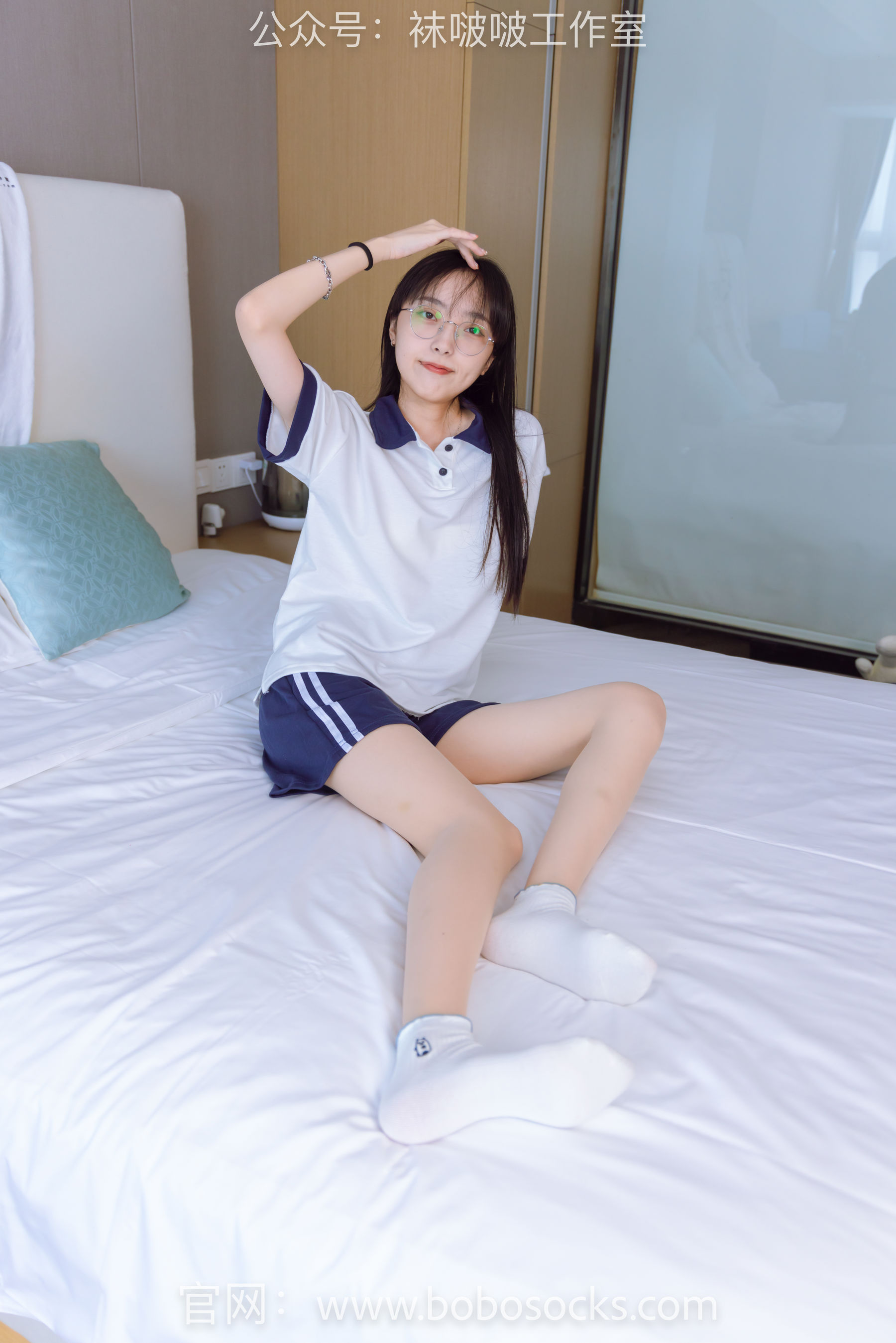 BoBoSocks袜啵啵 No.118 稚予-运动鞋、白棉袜、肉丝、踩小熊玩偶
