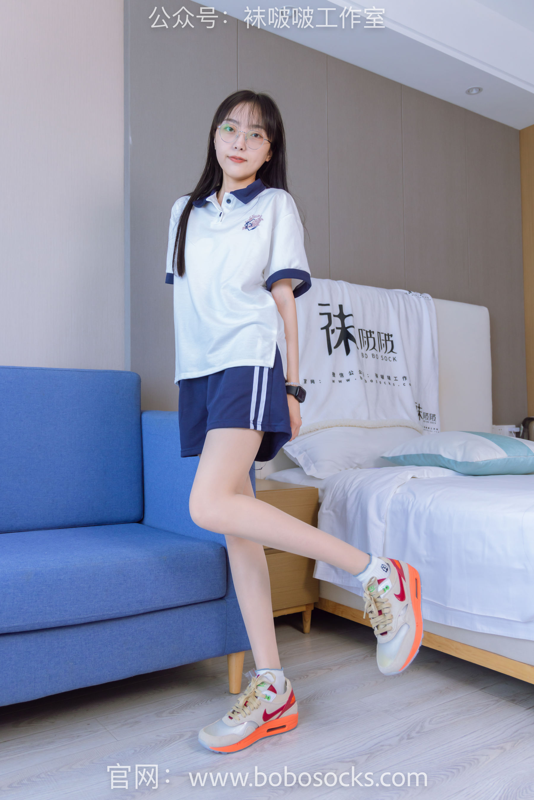 BoBoSocks袜啵啵 No.118 稚予-运动鞋、白棉袜、肉丝、踩小熊玩偶