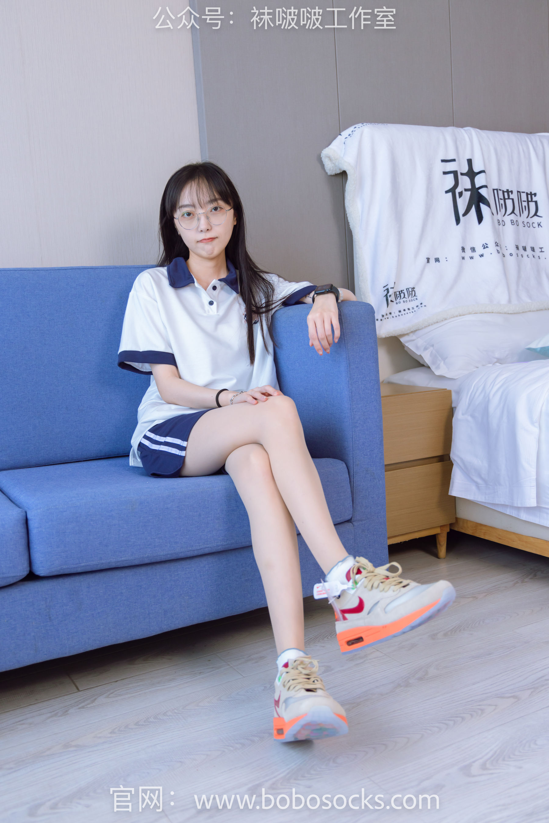 BoBoSocks袜啵啵 No.118 稚予-运动鞋、白棉袜、肉丝、踩小熊玩偶