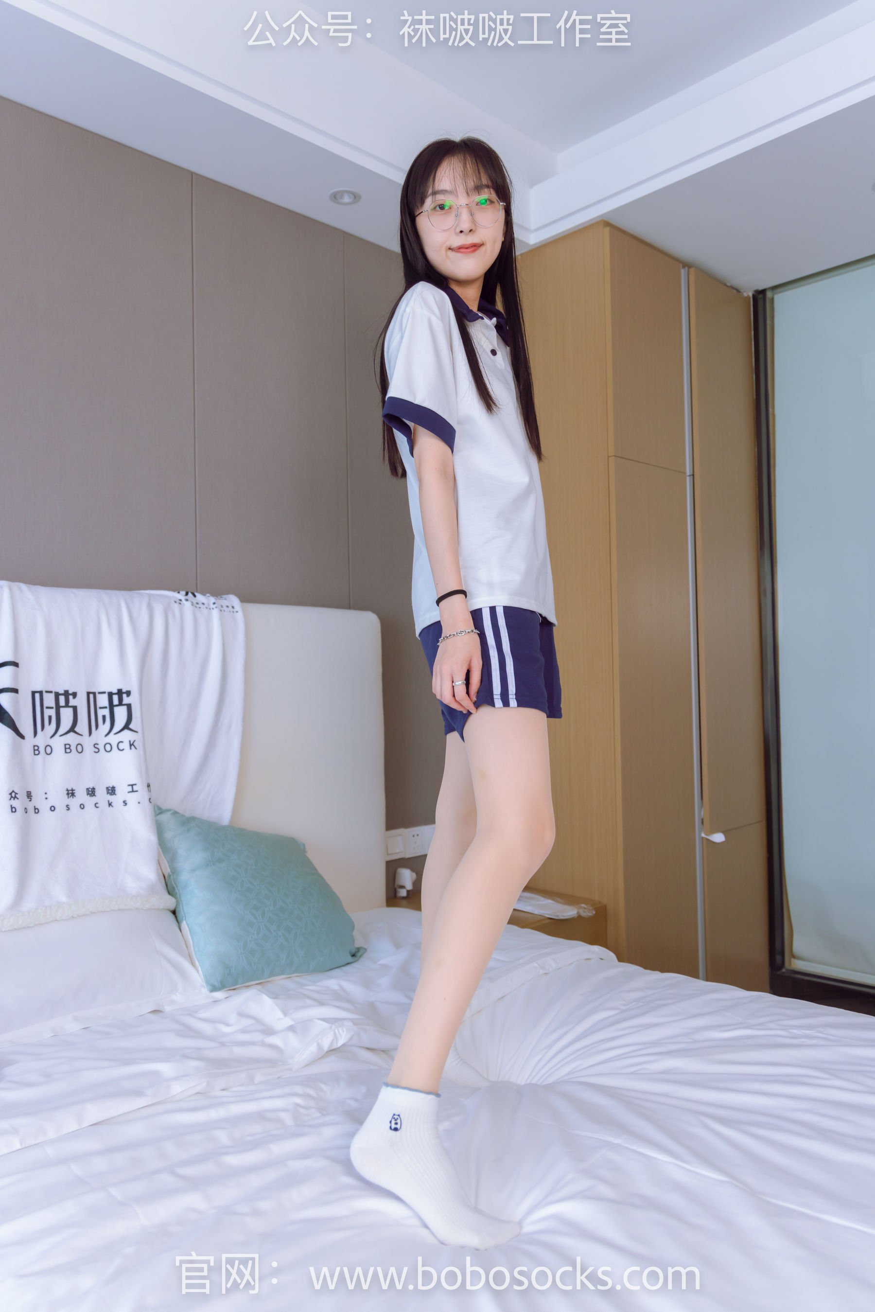 BoBoSocks袜啵啵 No.118 稚予-运动鞋、白棉袜、肉丝、踩小熊玩偶