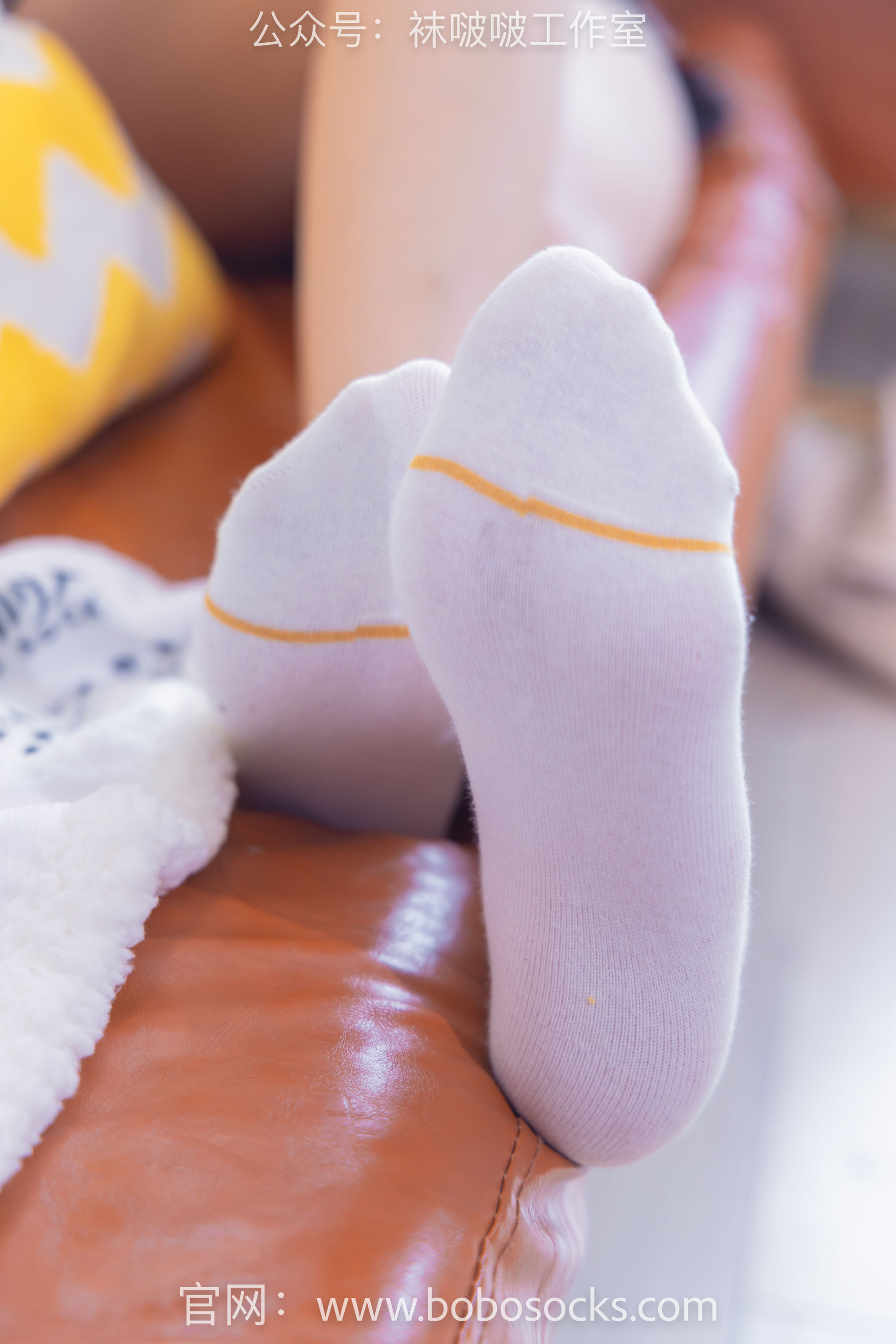 BoBoSocks袜啵啵 No.120 小甜豆-高跟长靴、白棉袜、裸足