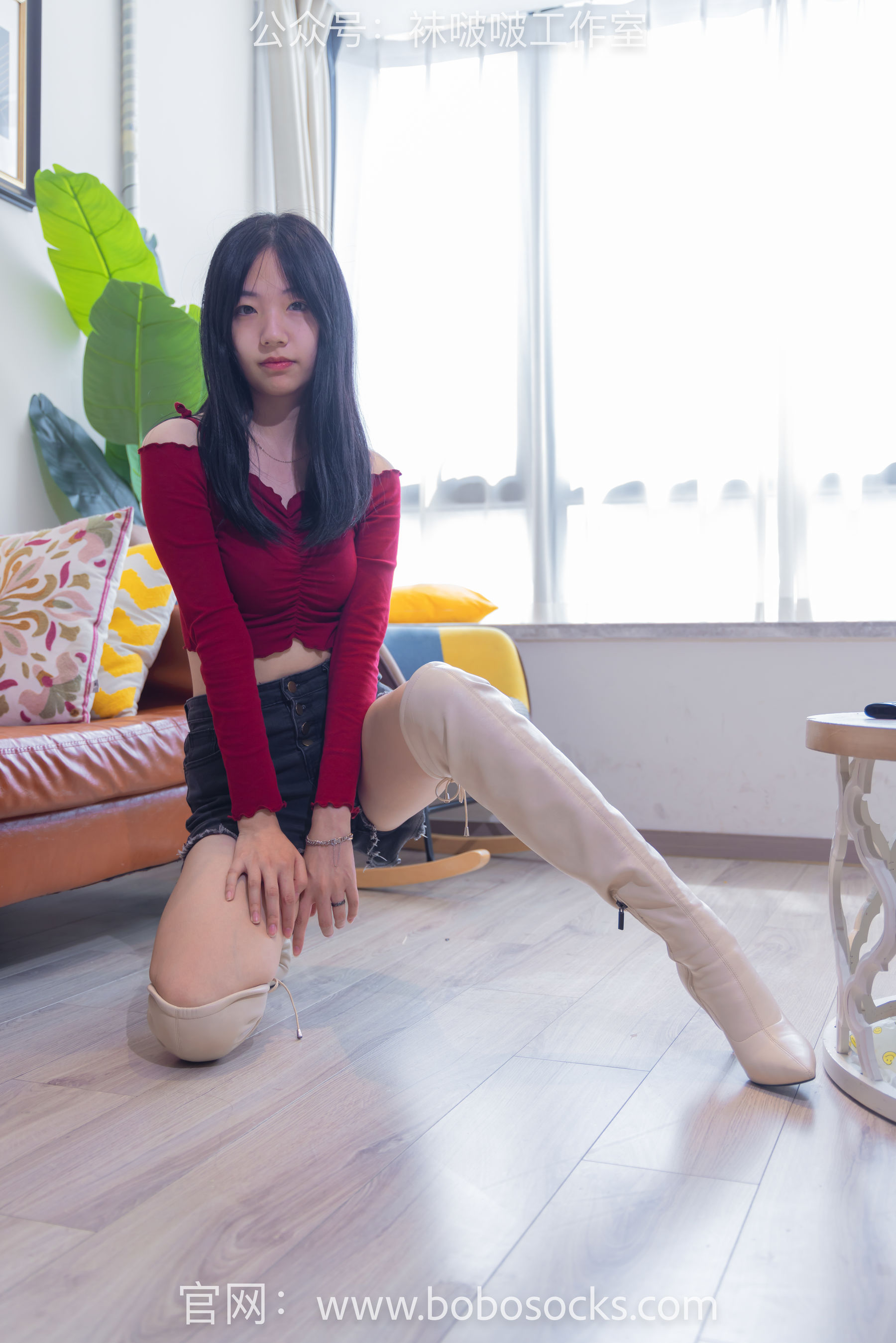 BoBoSocks袜啵啵 No.120 小甜豆-高跟长靴、白棉袜、裸足