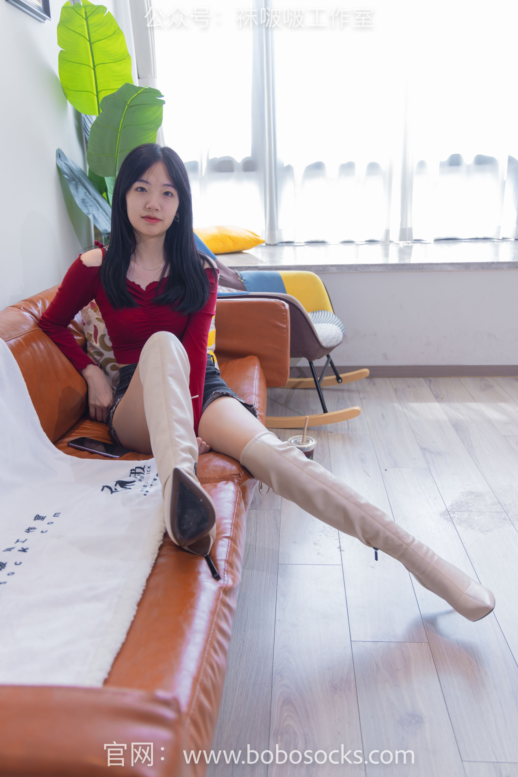 BoBoSocks袜啵啵 No.120 小甜豆-高跟长靴、白棉袜、裸足