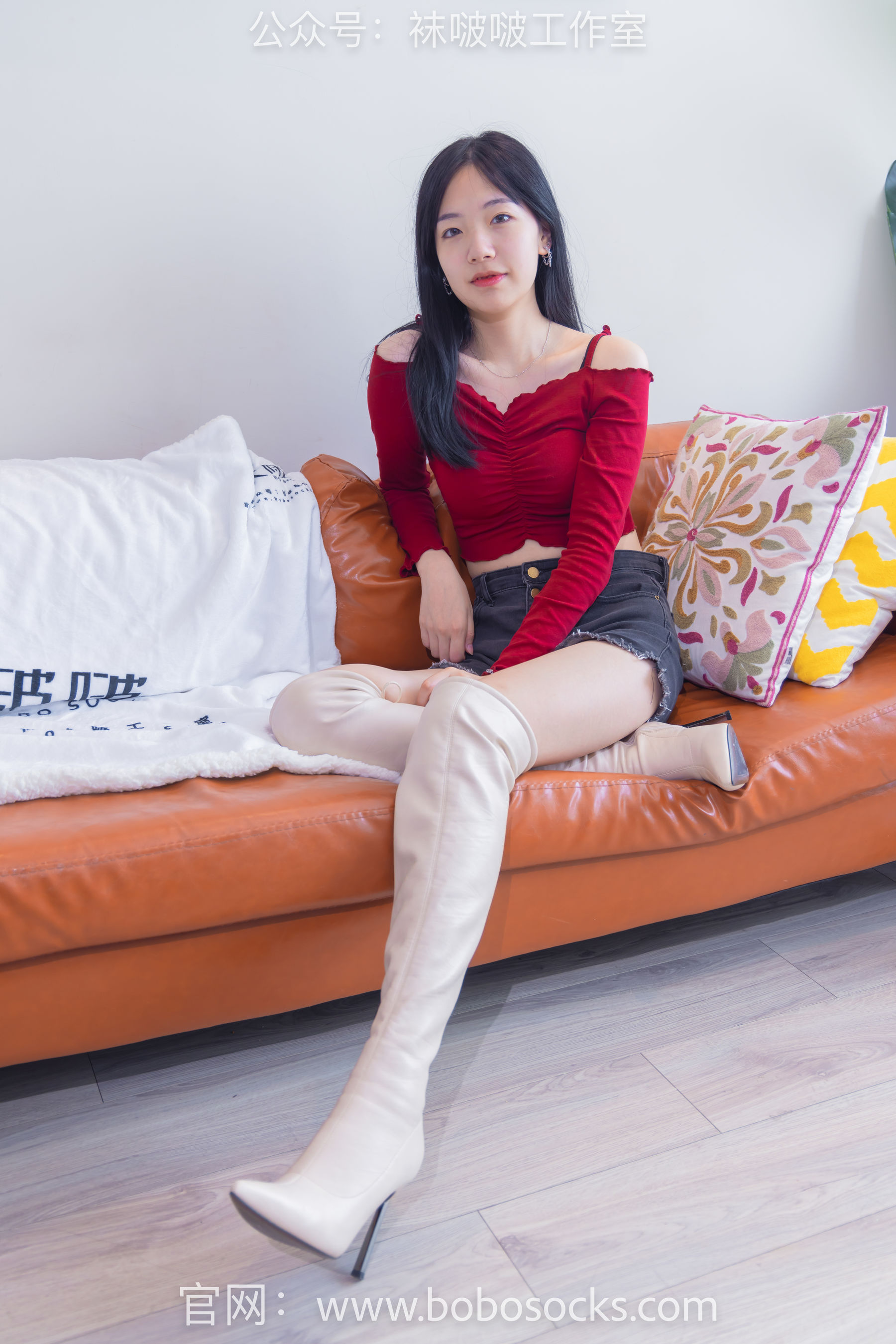BoBoSocks袜啵啵 No.120 小甜豆-高跟长靴、白棉袜、裸足