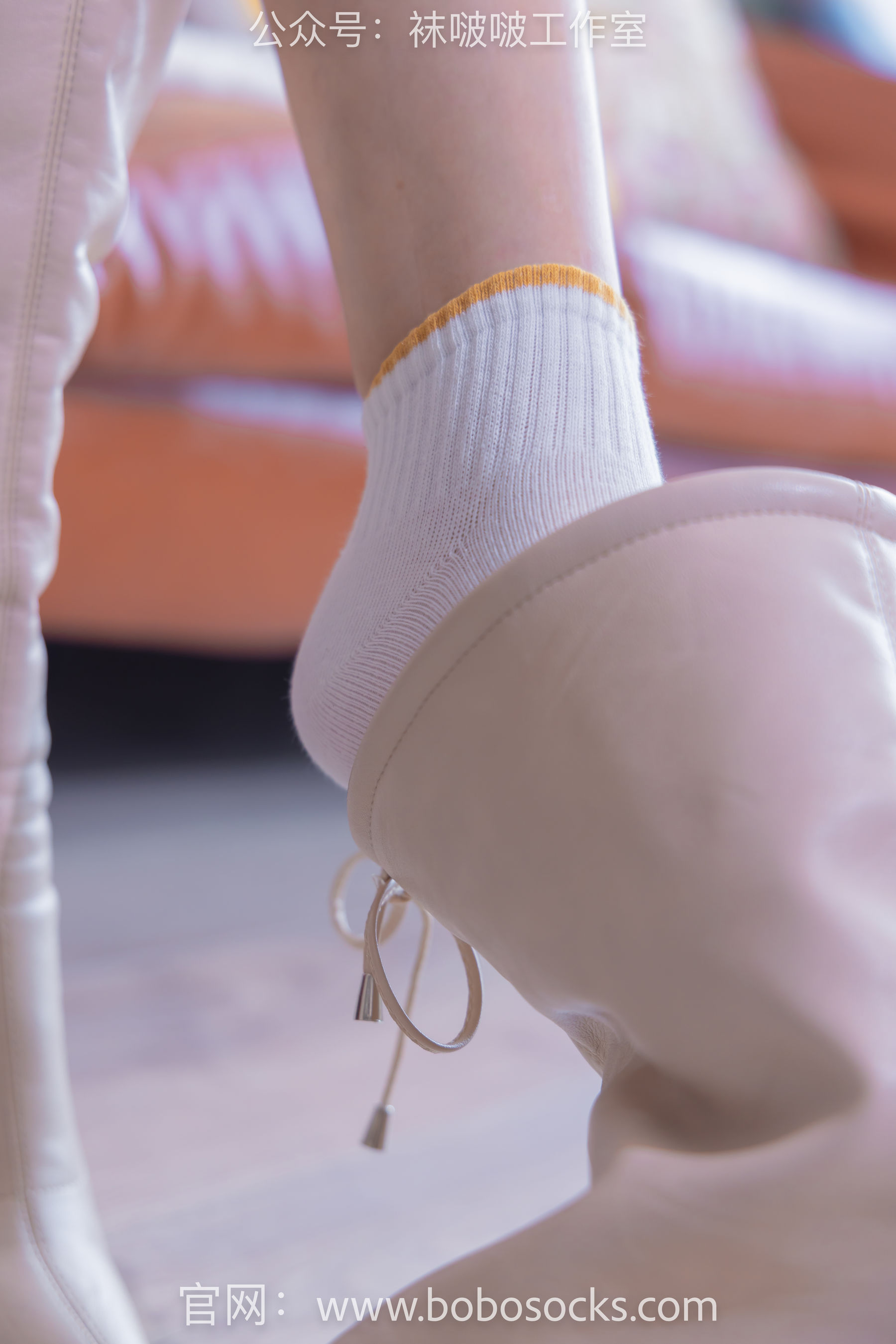 BoBoSocks袜啵啵 No.120 小甜豆-高跟长靴、白棉袜、裸足