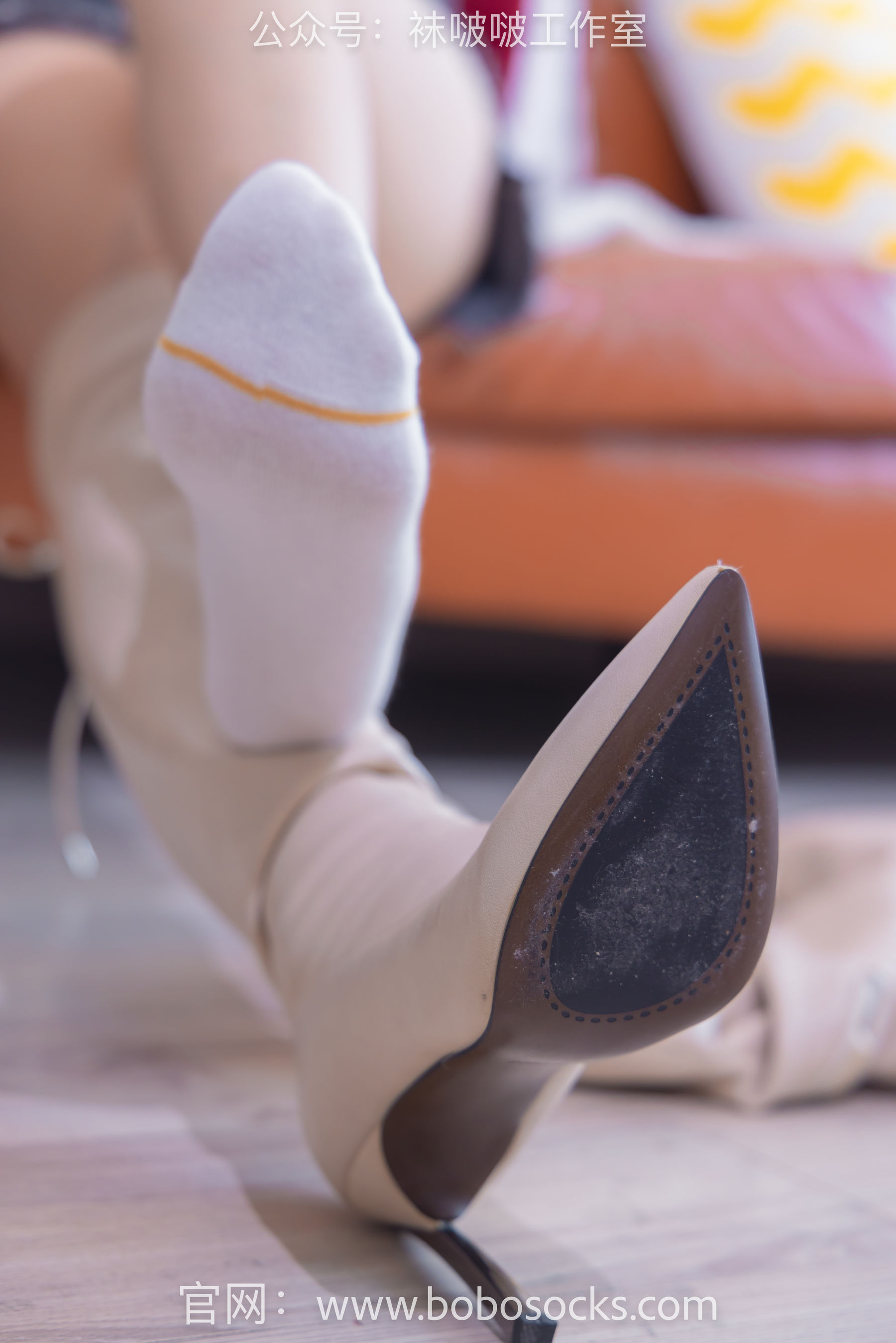 BoBoSocks袜啵啵 No.120 小甜豆-高跟长靴、白棉袜、裸足